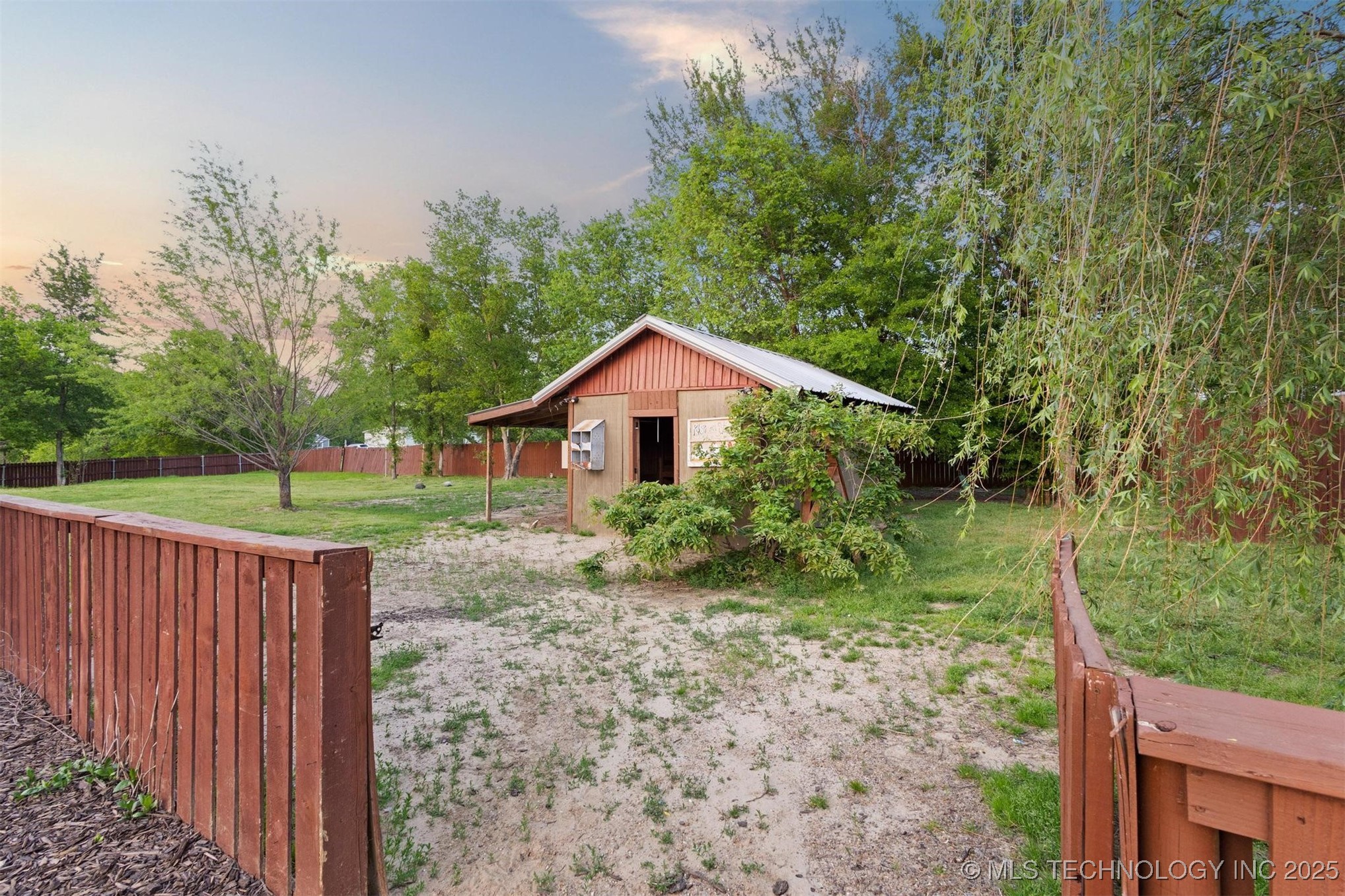 190 Lakeshore Property Photo 57