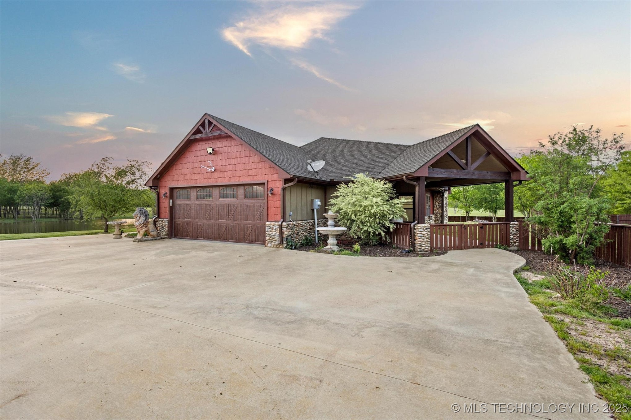 190 Lakeshore Property Photo 59