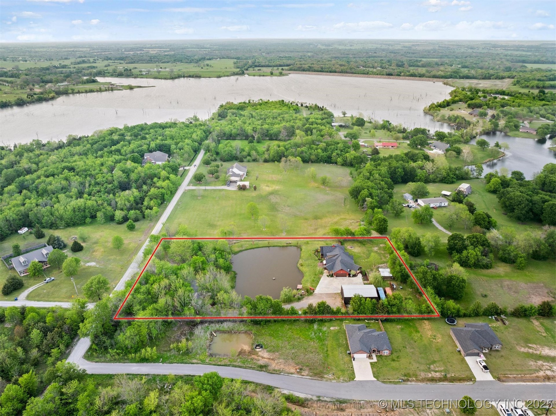 190 Lakeshore Property Photo 65