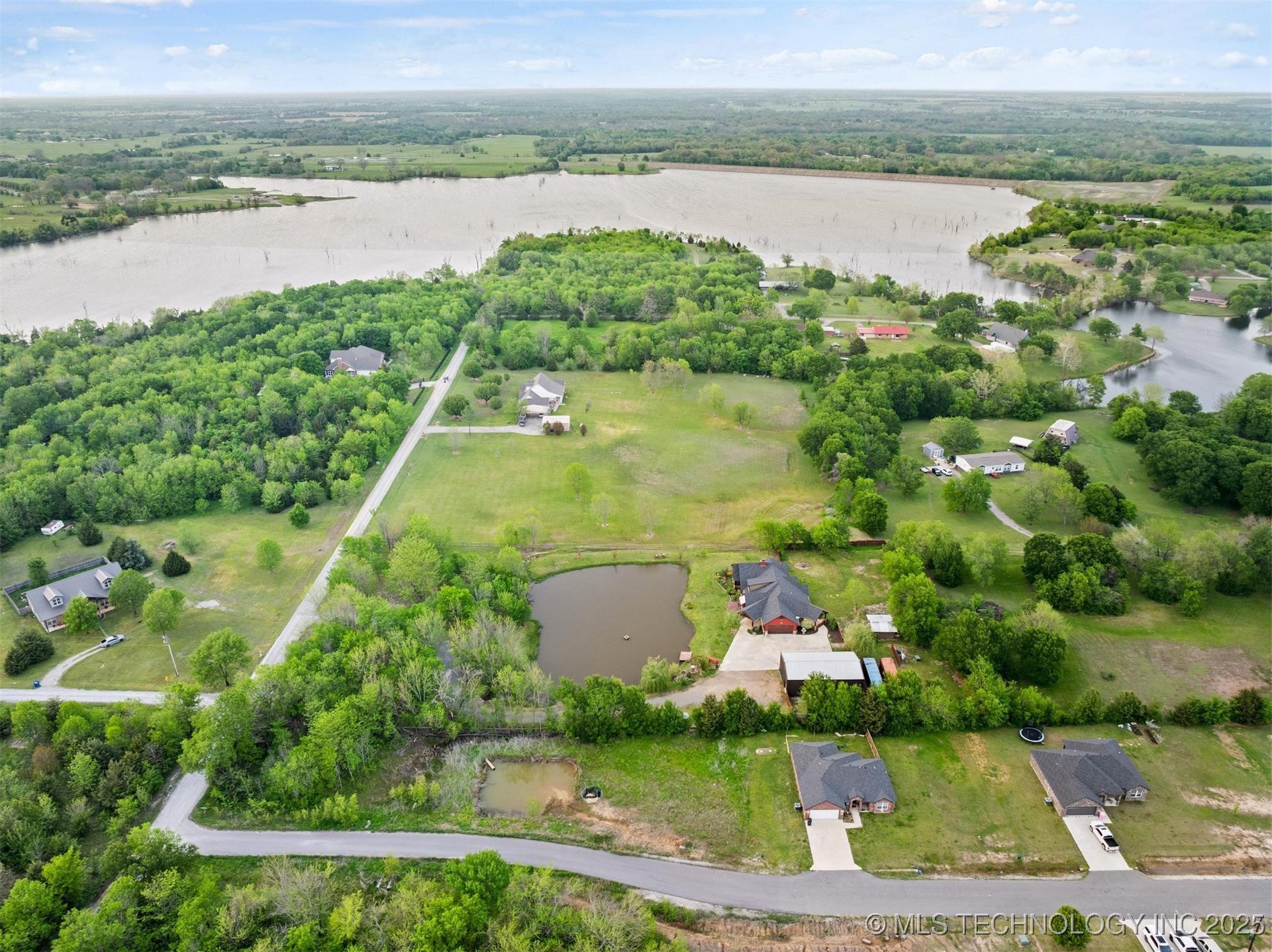 190 Lakeshore Property Photo 66