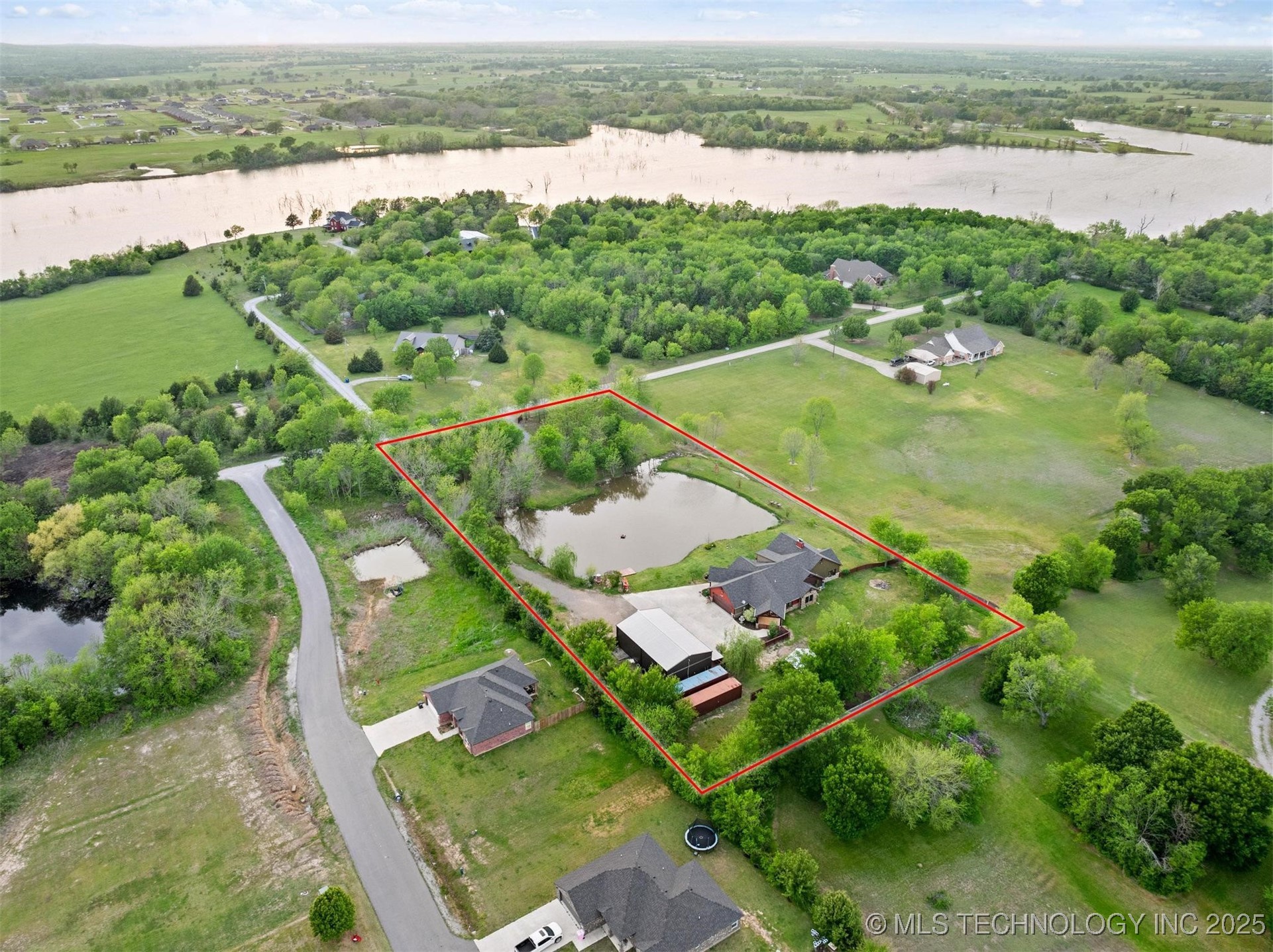 190 Lakeshore Property Photo 69