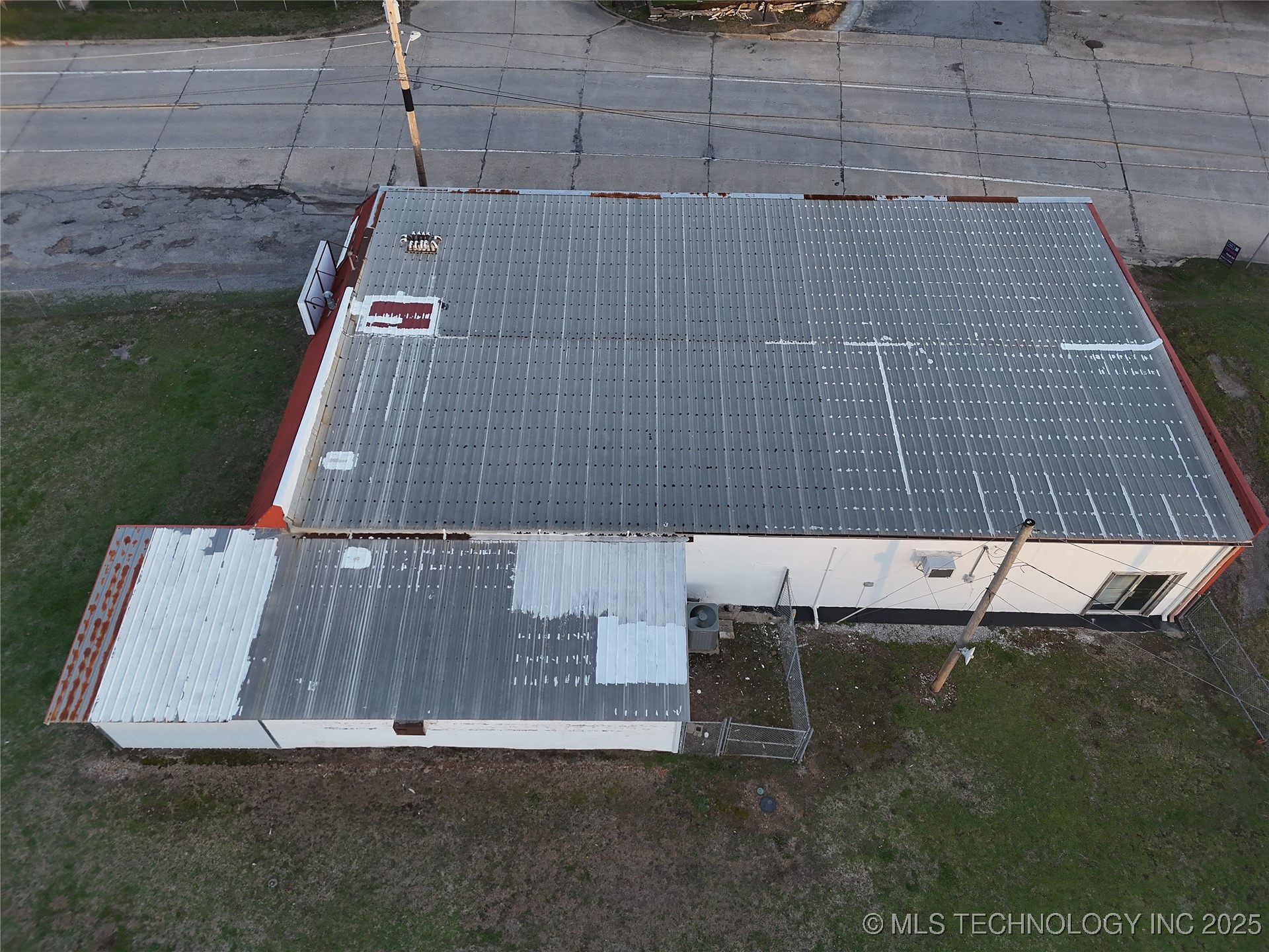 412 N Lawson Boulevard Property Photo 8