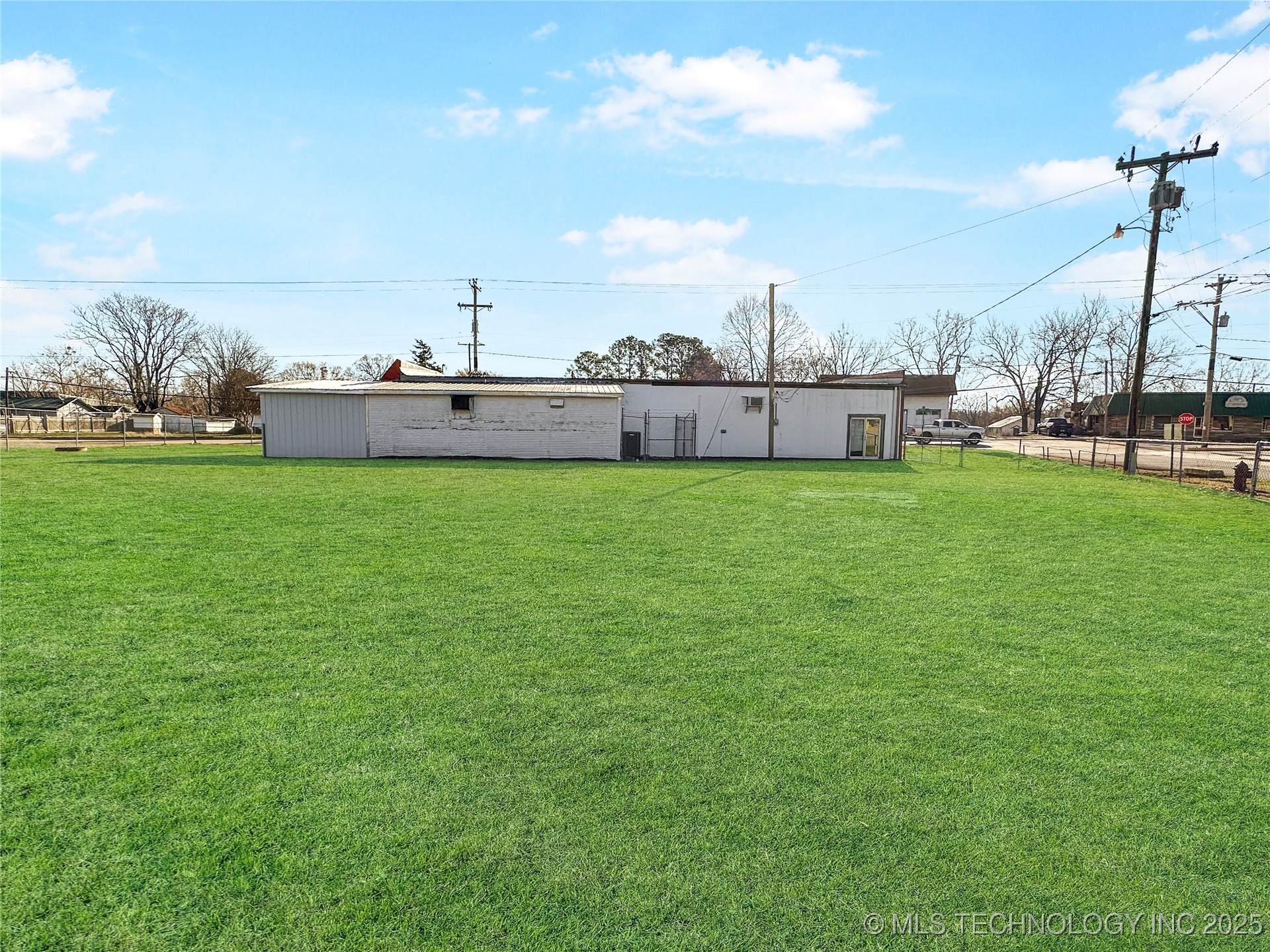 412 N Lawson Boulevard Property Photo 9