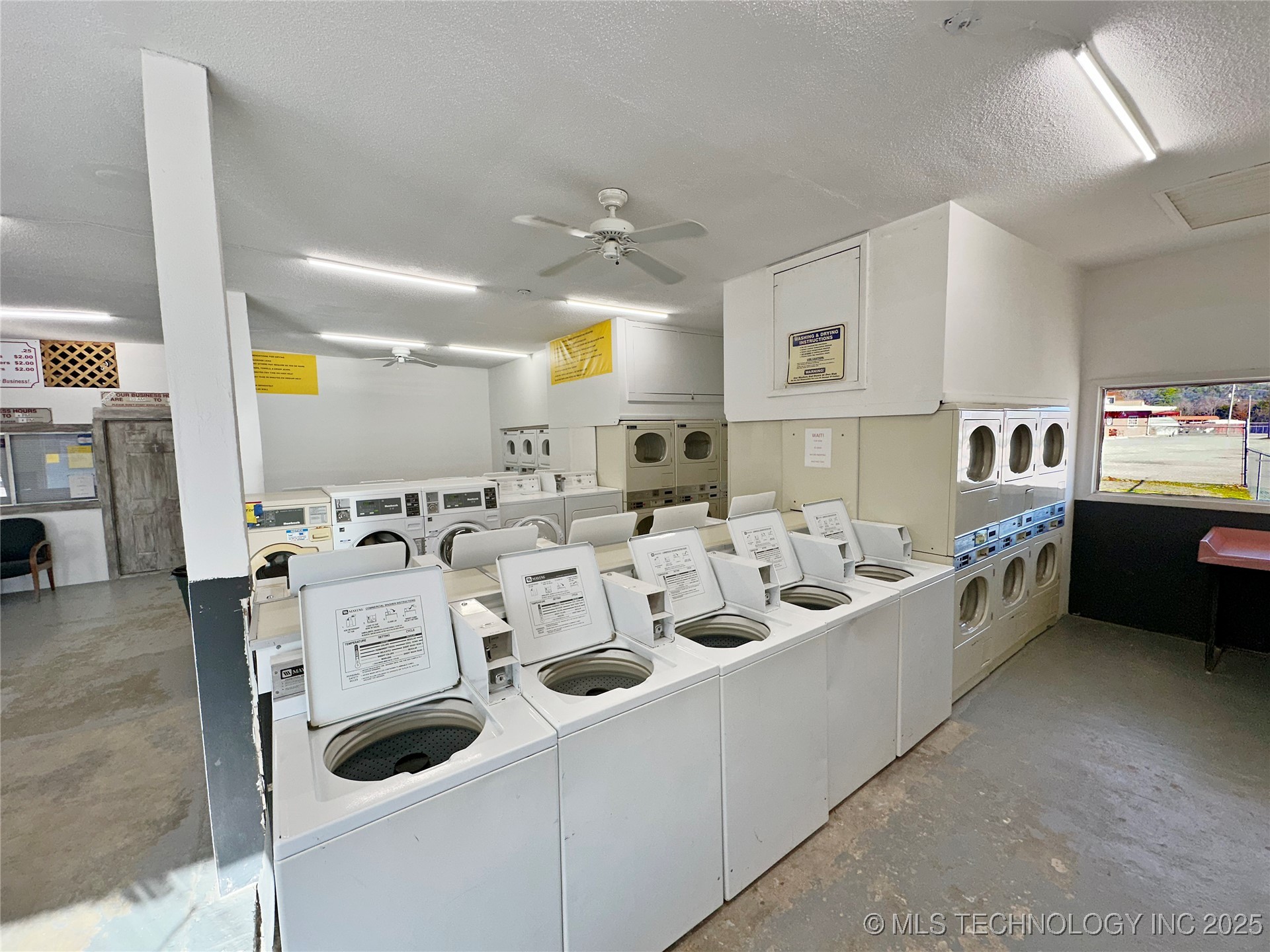 412 N Lawson Boulevard Property Photo 15