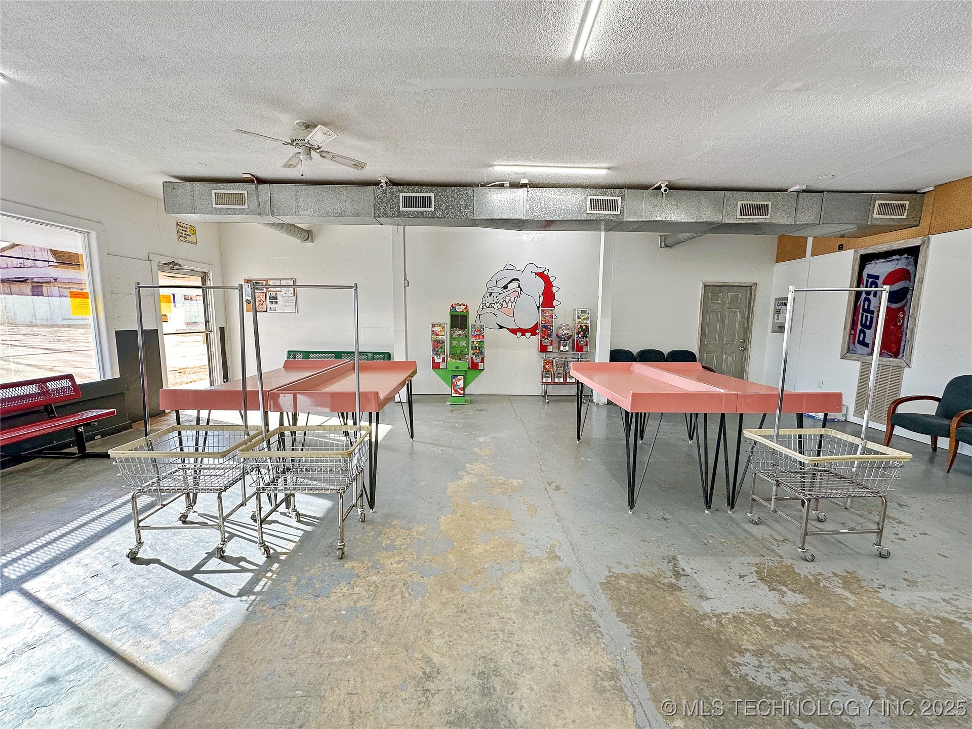412 N Lawson Boulevard Property Photo 18