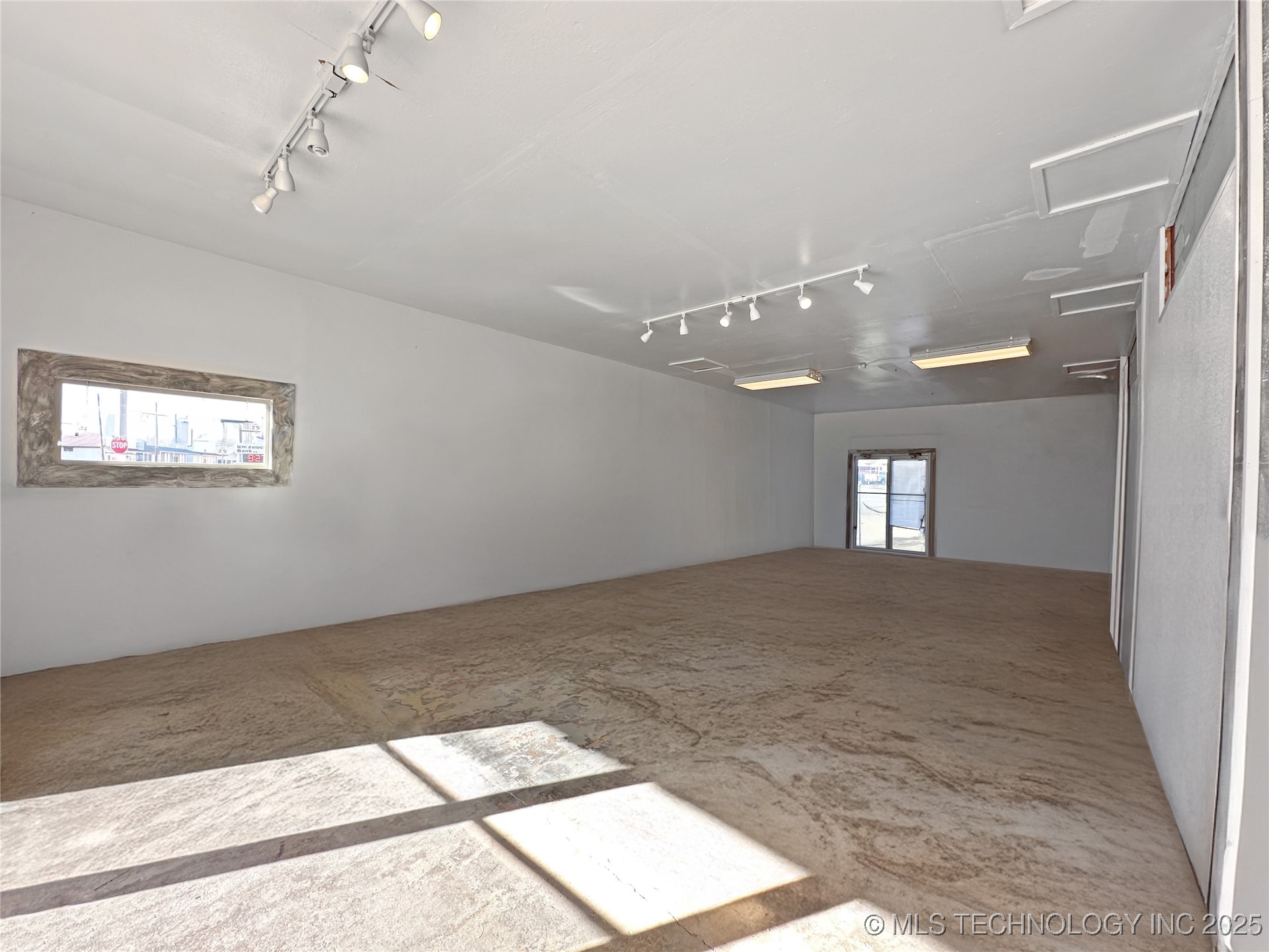 412 N Lawson Boulevard Property Photo 19
