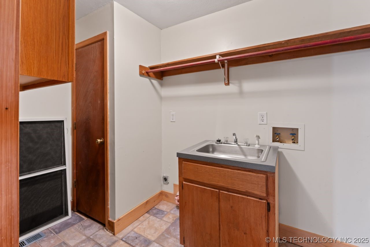 3384 N 234th Street W Property Photo 20