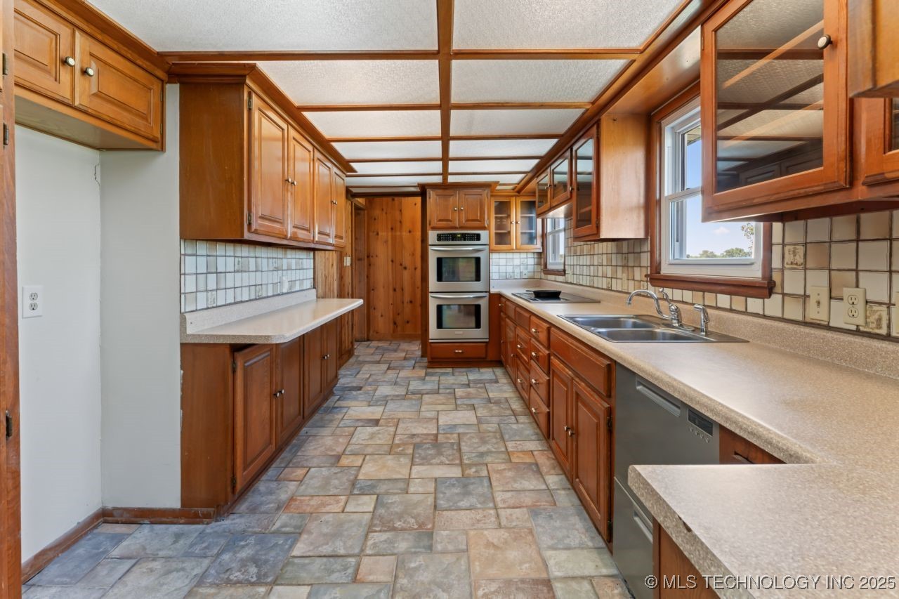 3384 N 234th Street W Property Photo 24