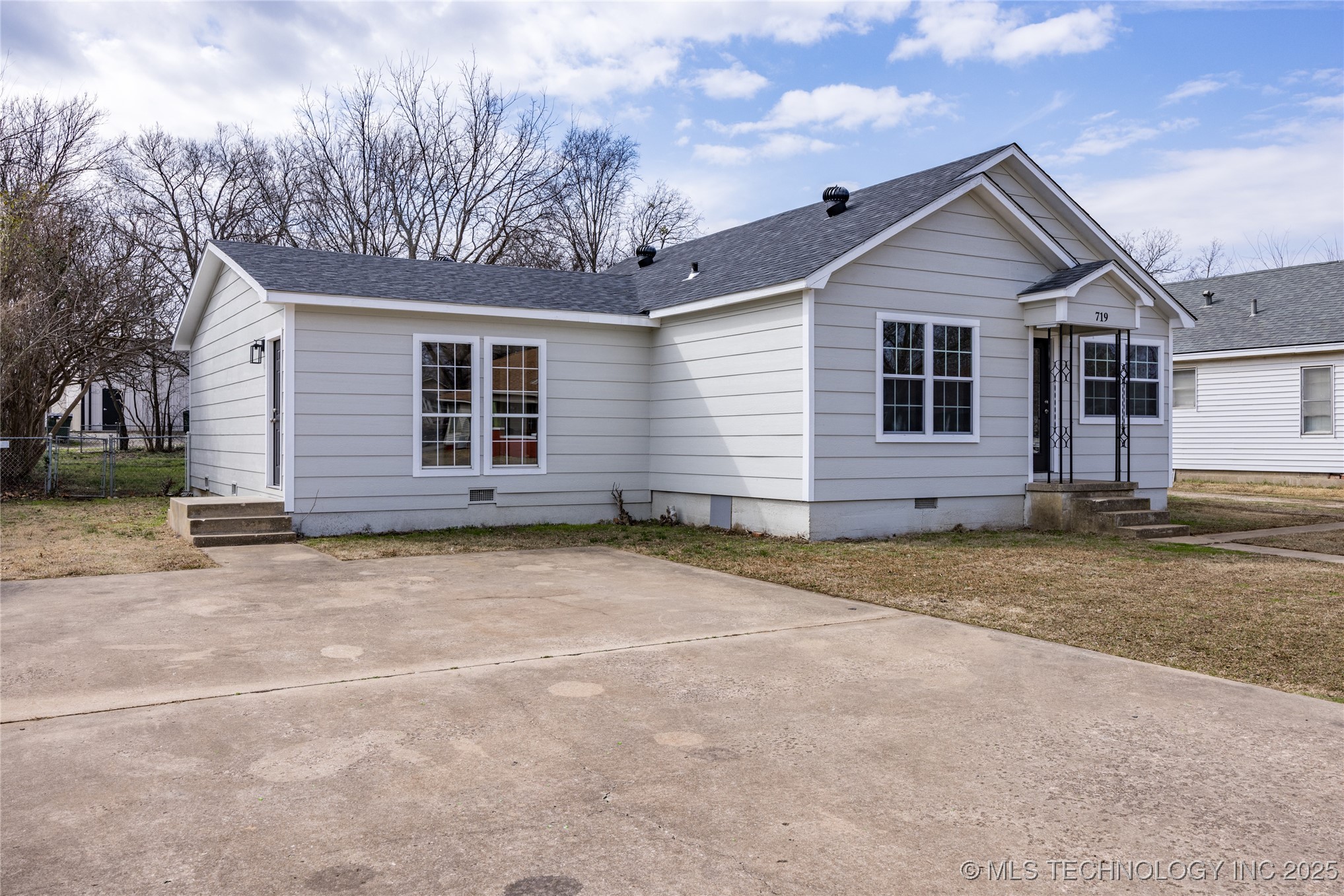 719 W Evergreen Property Photo