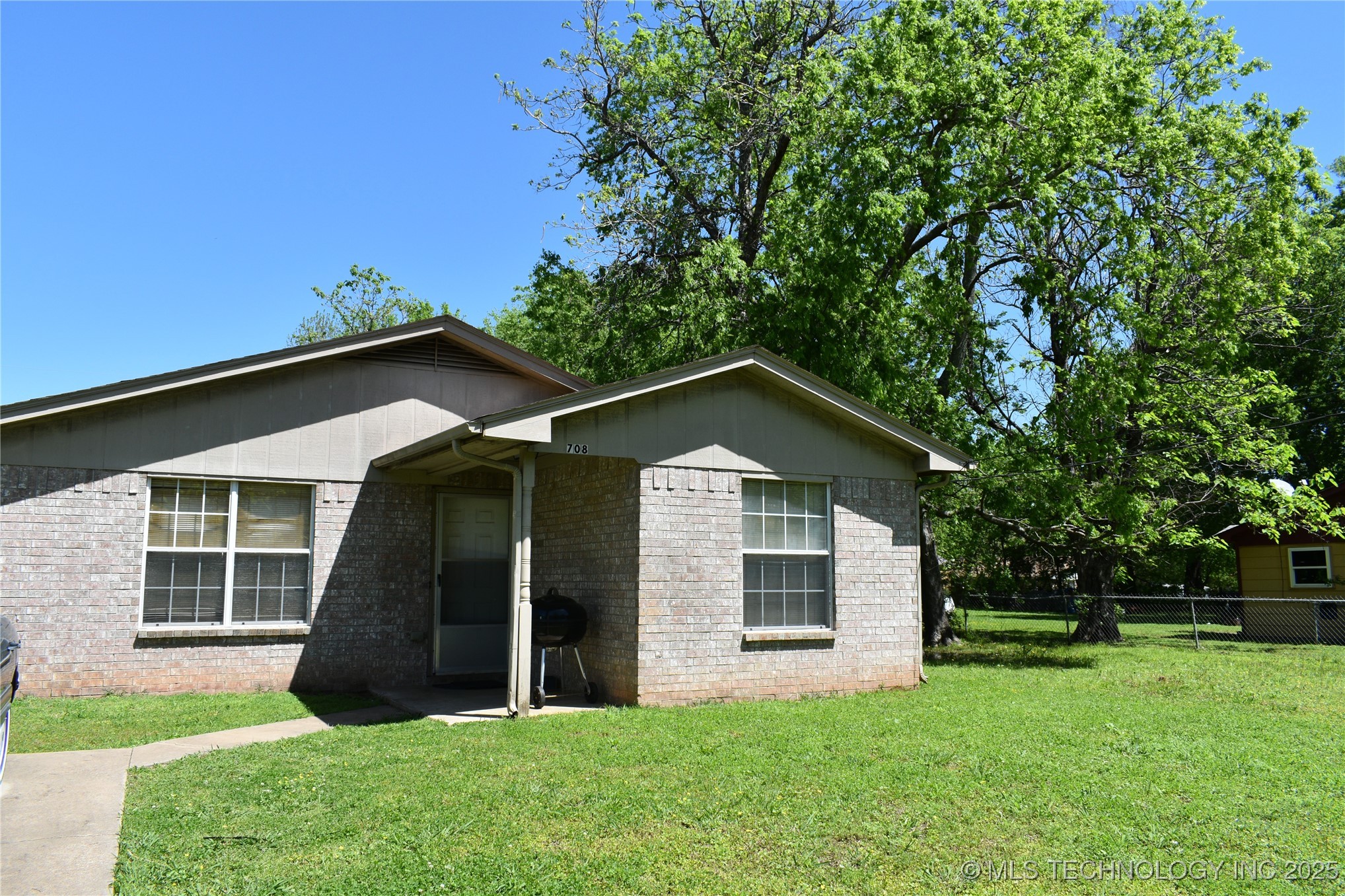 708 W Sterret Street Property Photo
