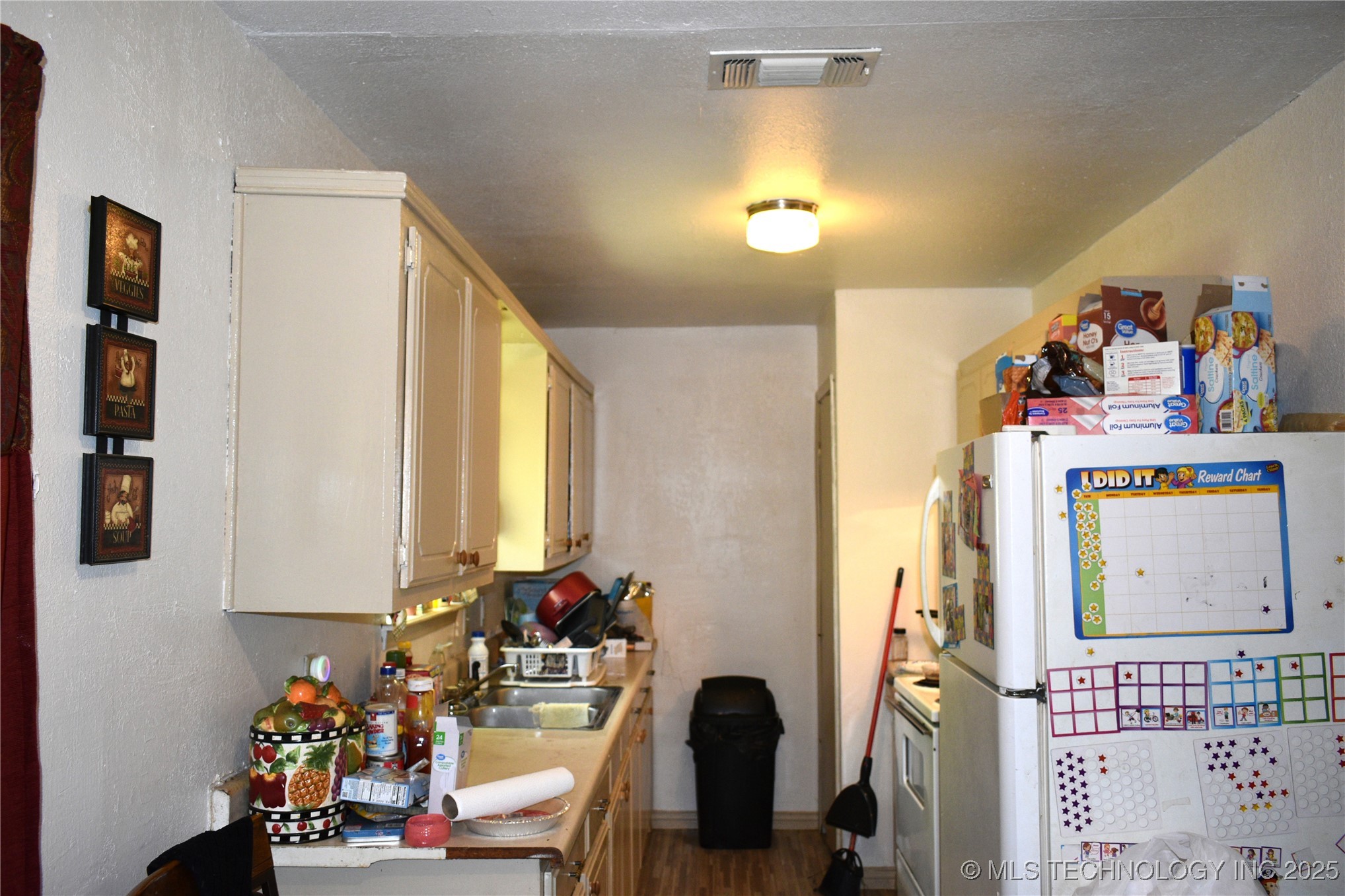 1408 W Kiamichi Street Property Photo 9