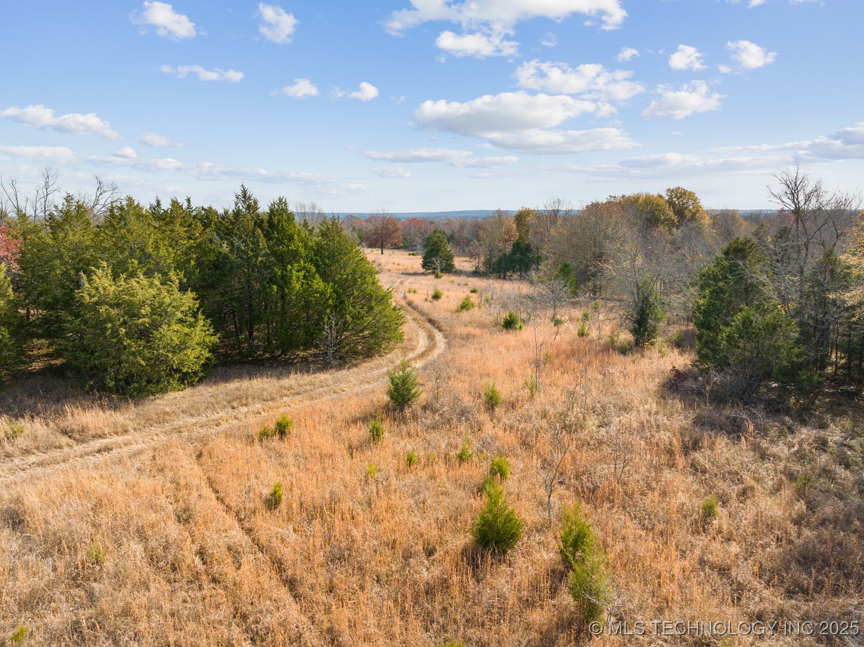 001 E 1860 Road Property Photo 4