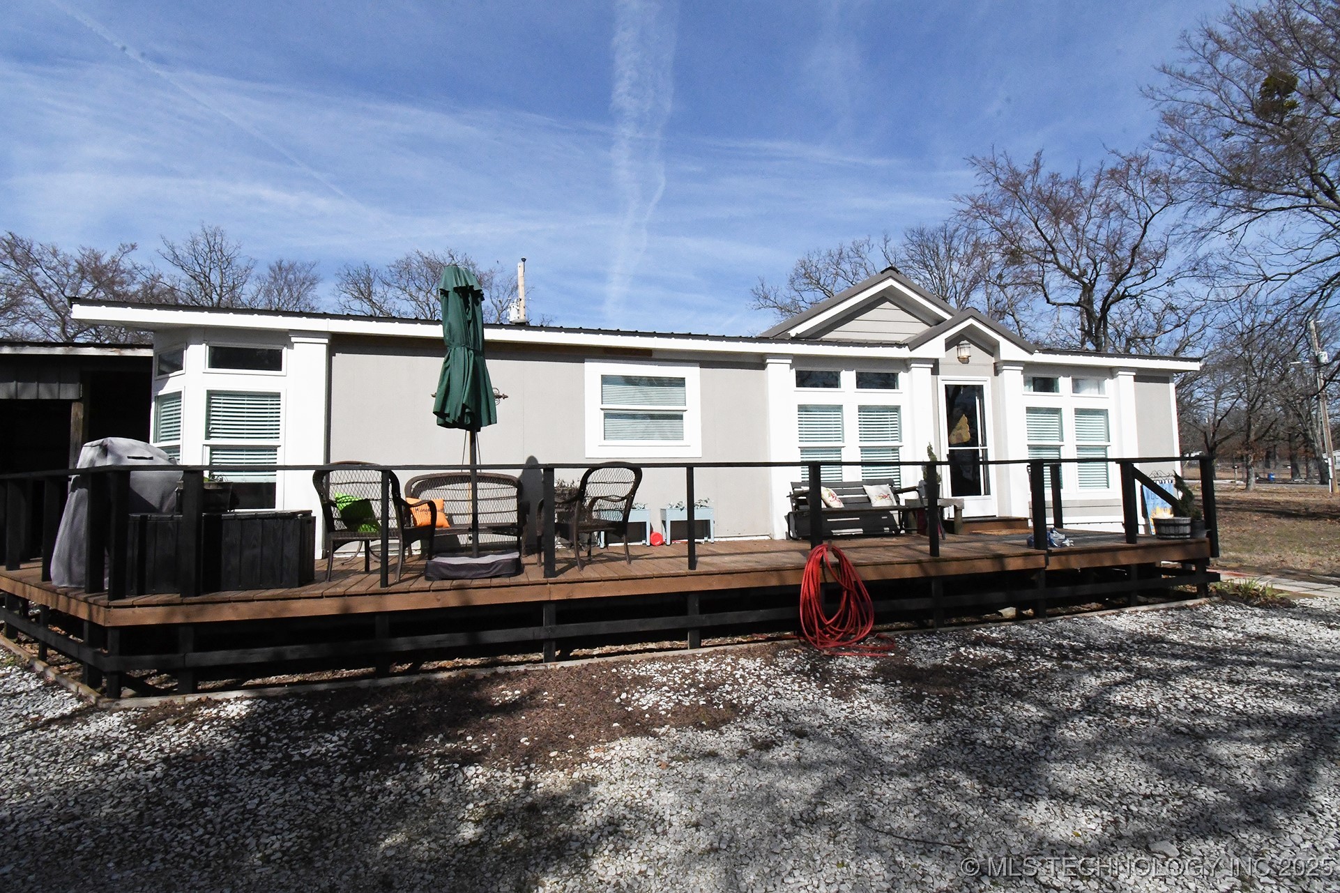 448967 E 982 Loop Property Photo 3
