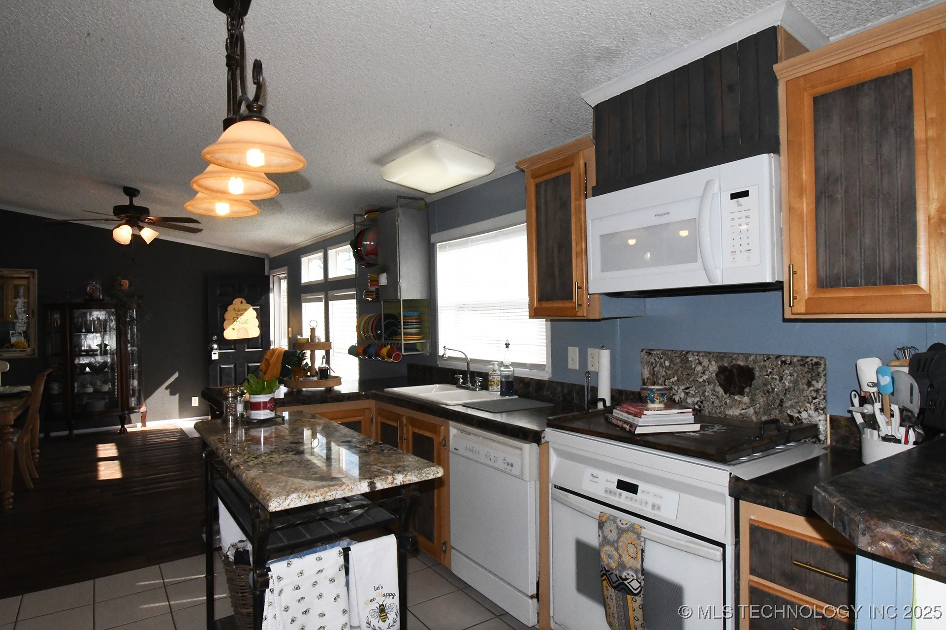 448967 E 982 Loop Property Photo 6