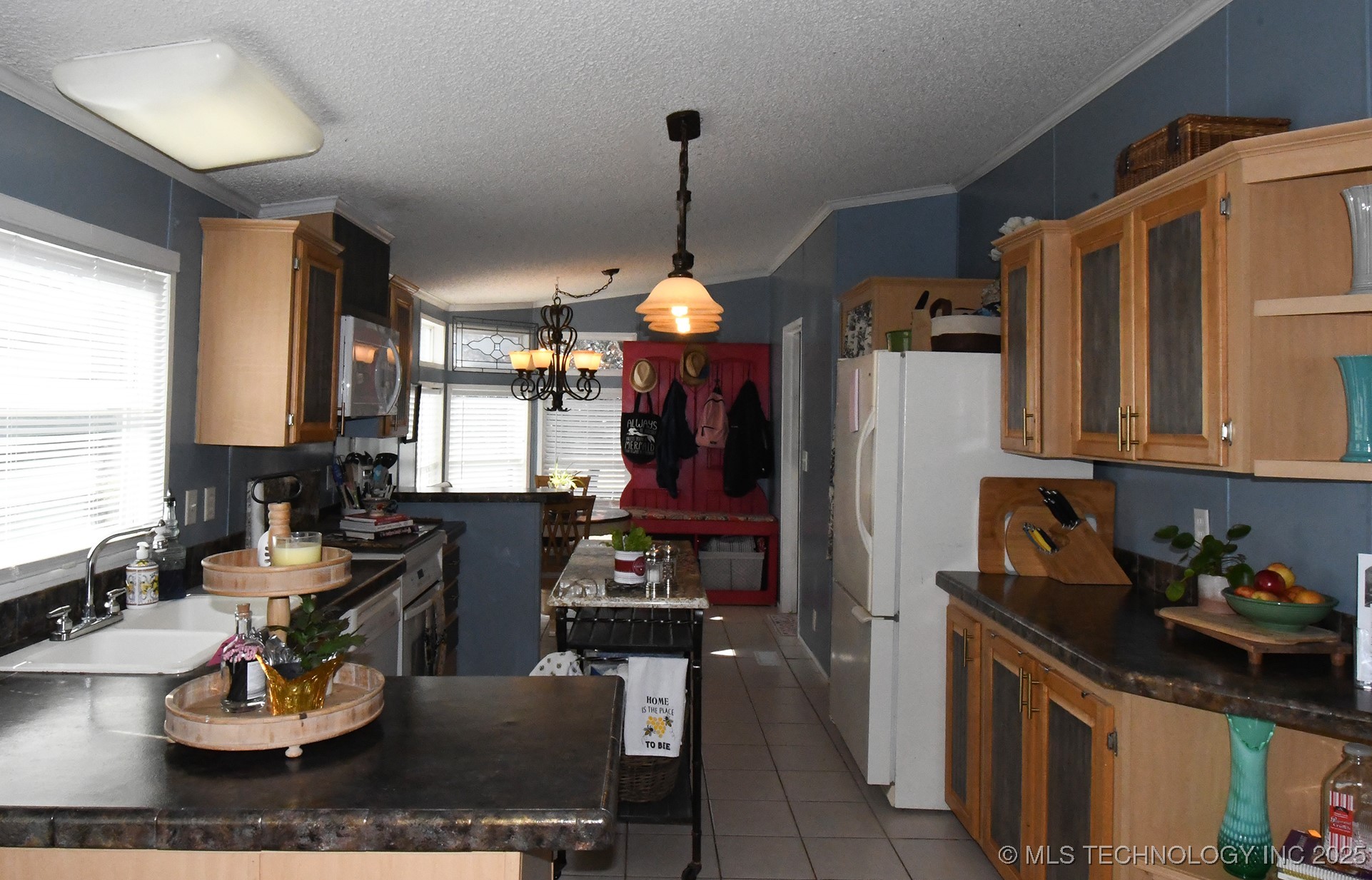 448967 E 982 Loop Property Photo 9