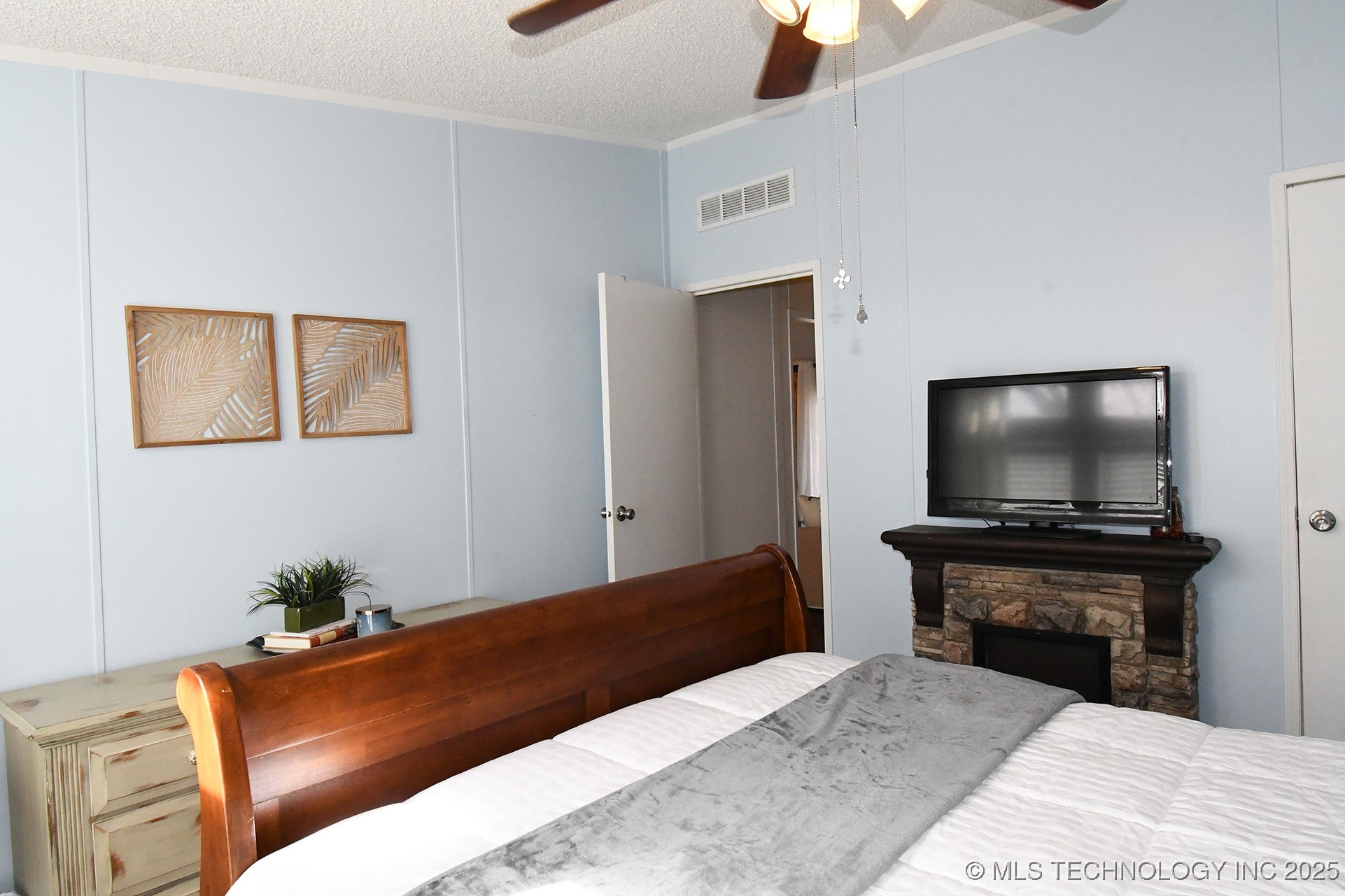 448967 E 982 Loop Property Photo 30