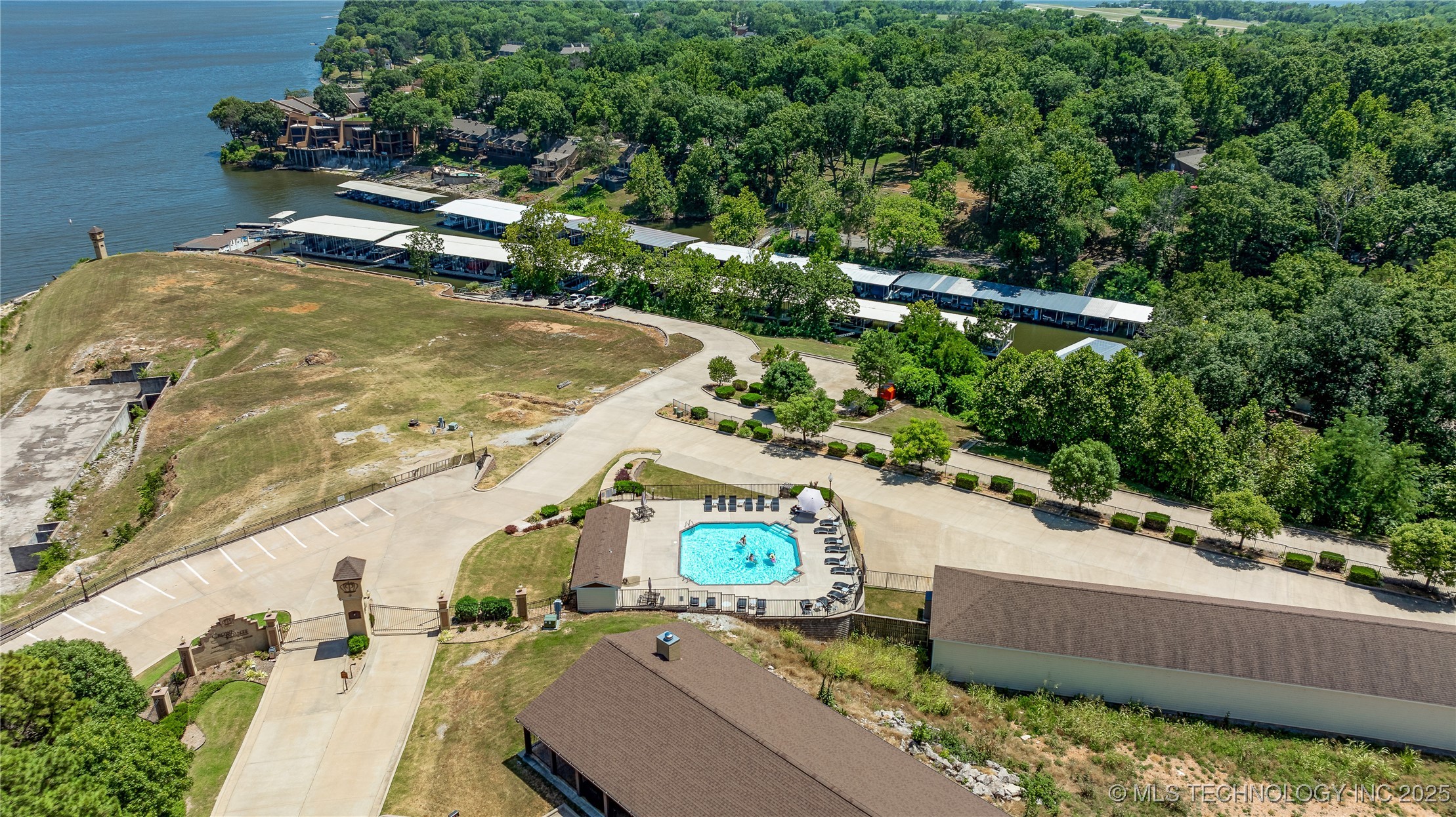 25 Grand Lake Drive 2c Property Photo 7