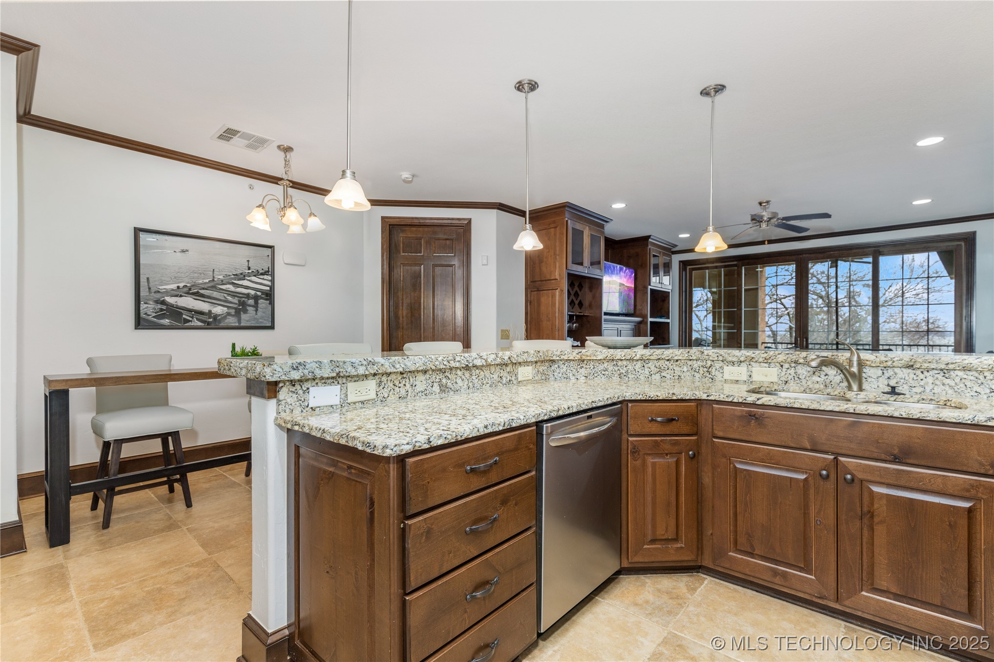 25 Grand Lake Drive 2c Property Photo 17