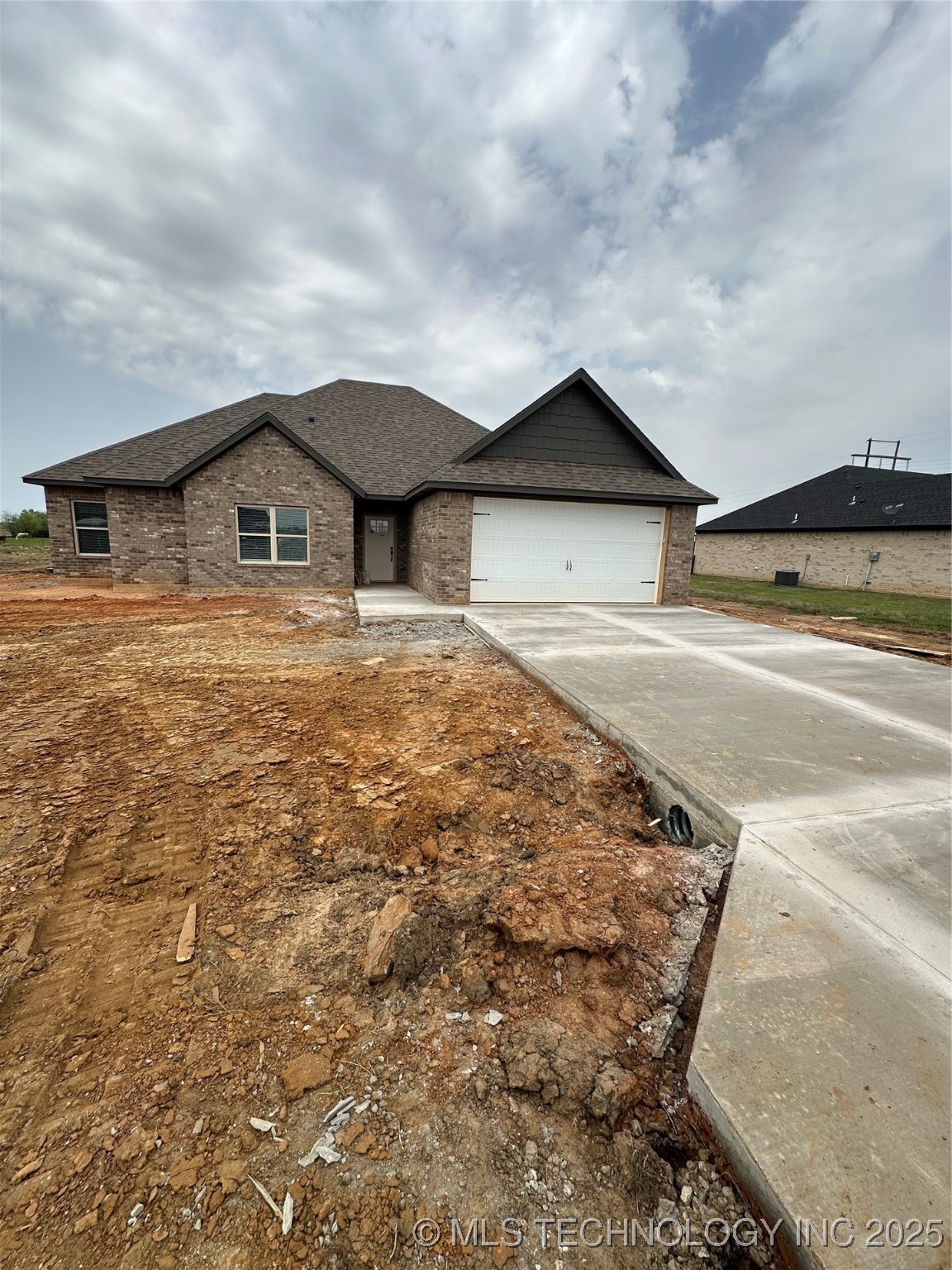 140 Crimson Lane Property Photo