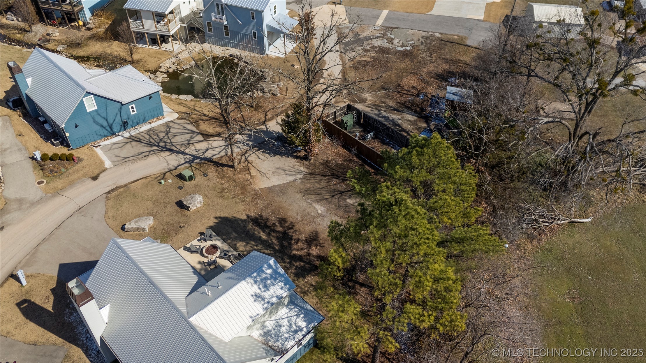 37220 S Cliff Crest Drive Property Photo 8