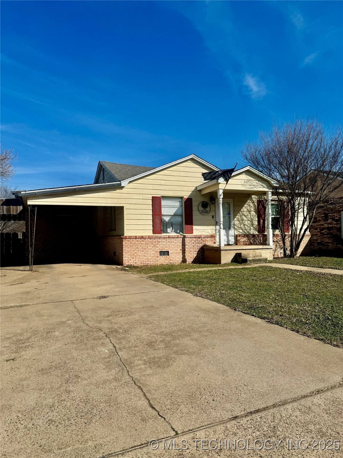 207 E Spruce Property Photo