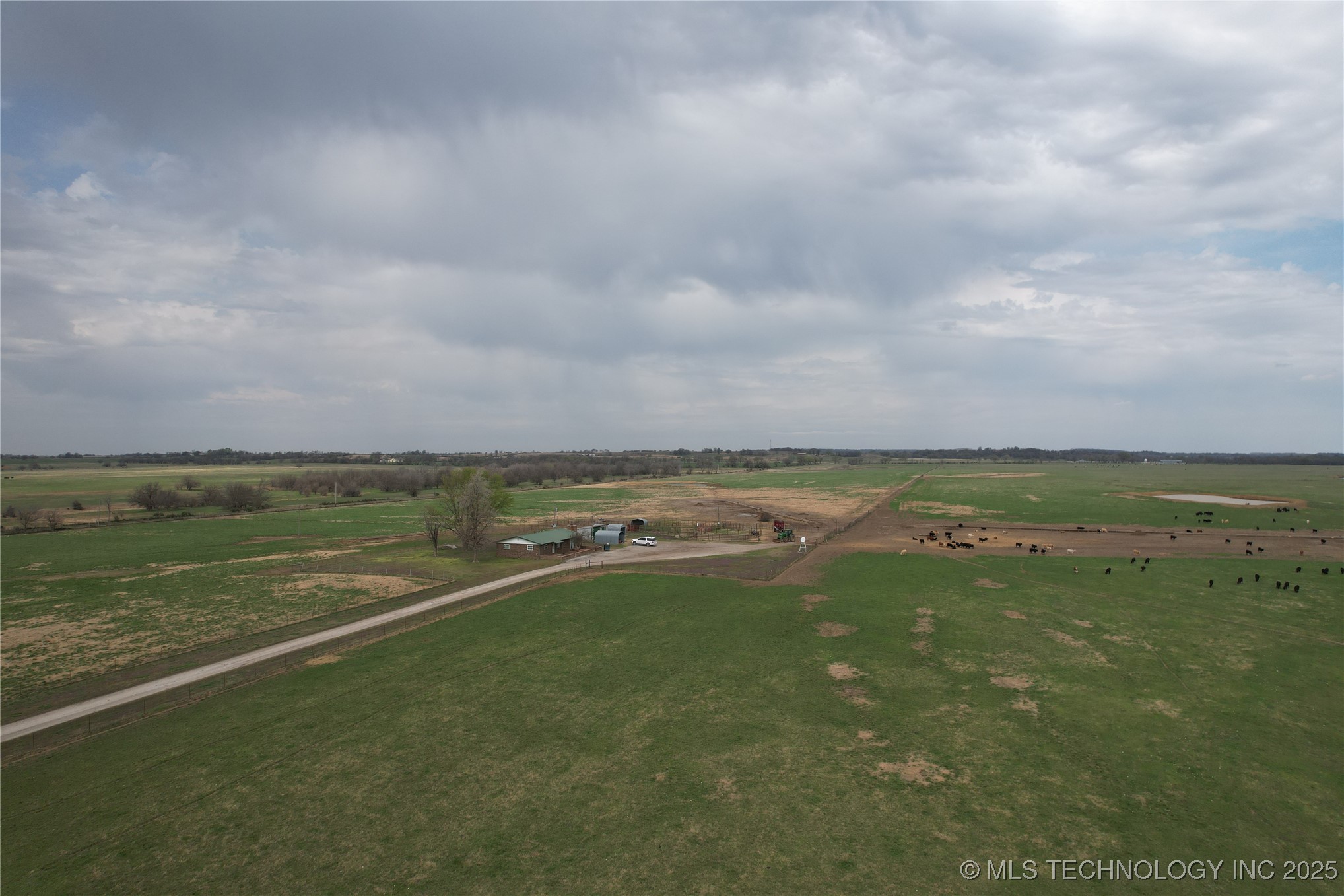 442124 E 210 Road Property Photo