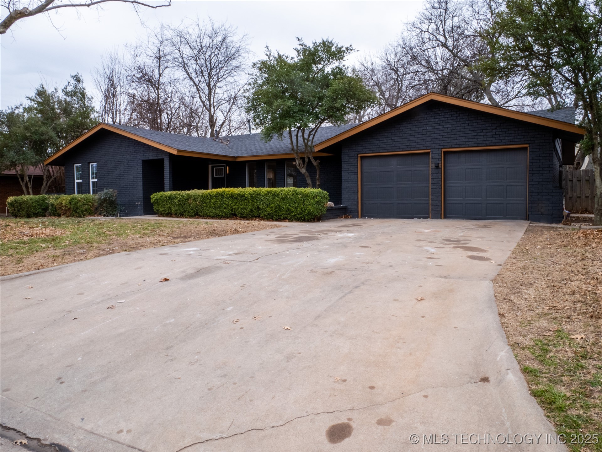 4008 Nw Meadowbrook Property Photo 2