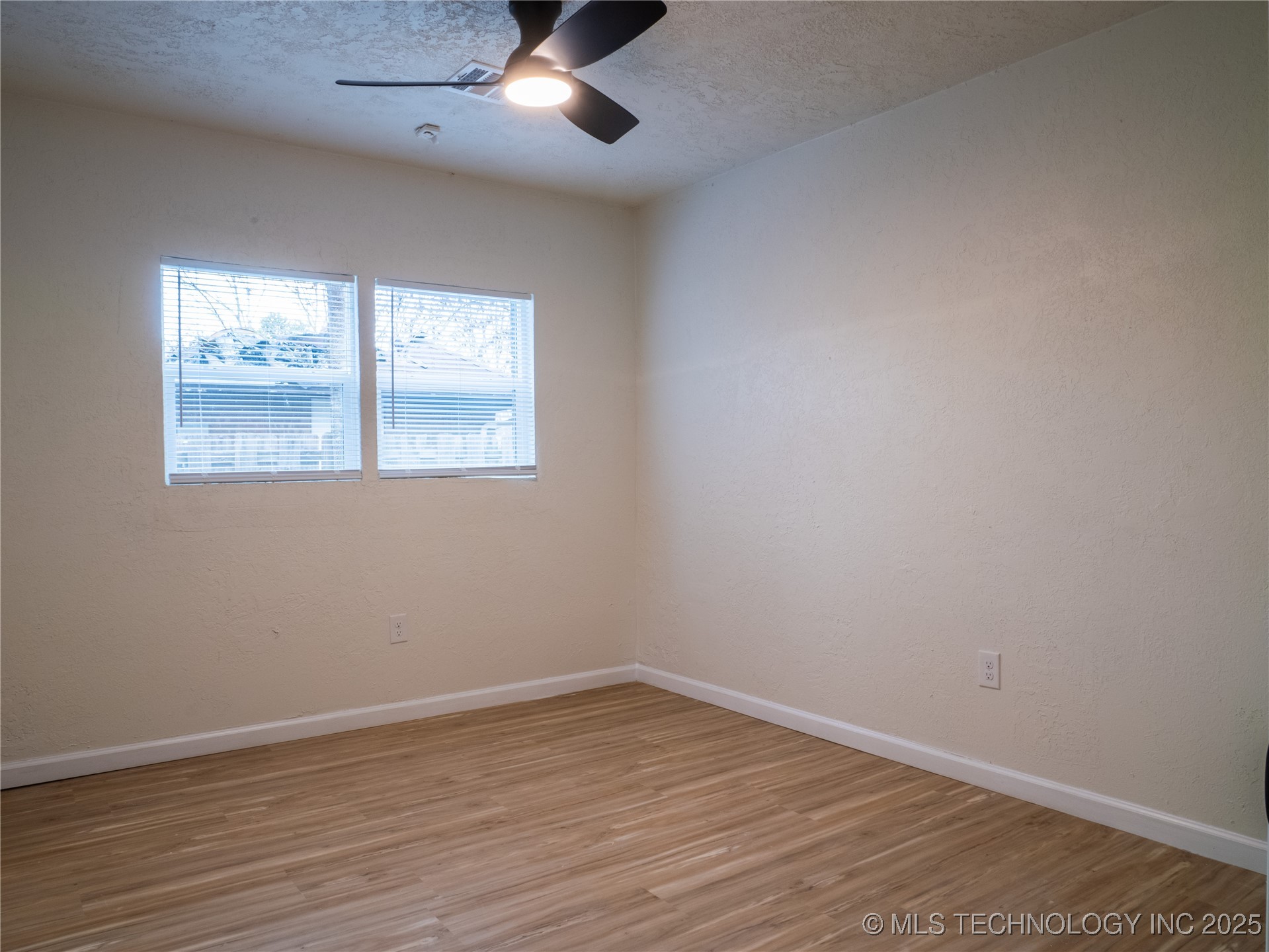 4008 Nw Meadowbrook Property Photo 17