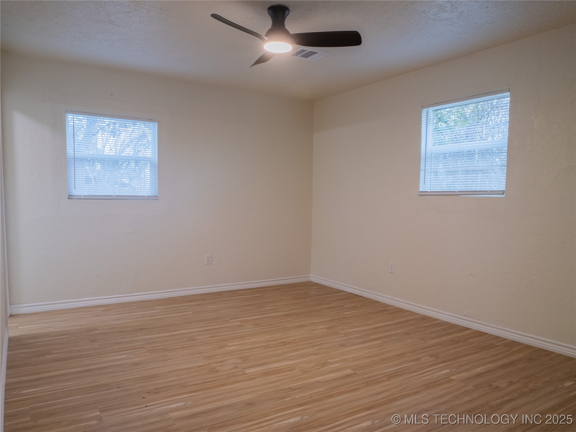 4008 Nw Meadowbrook Property Photo 18