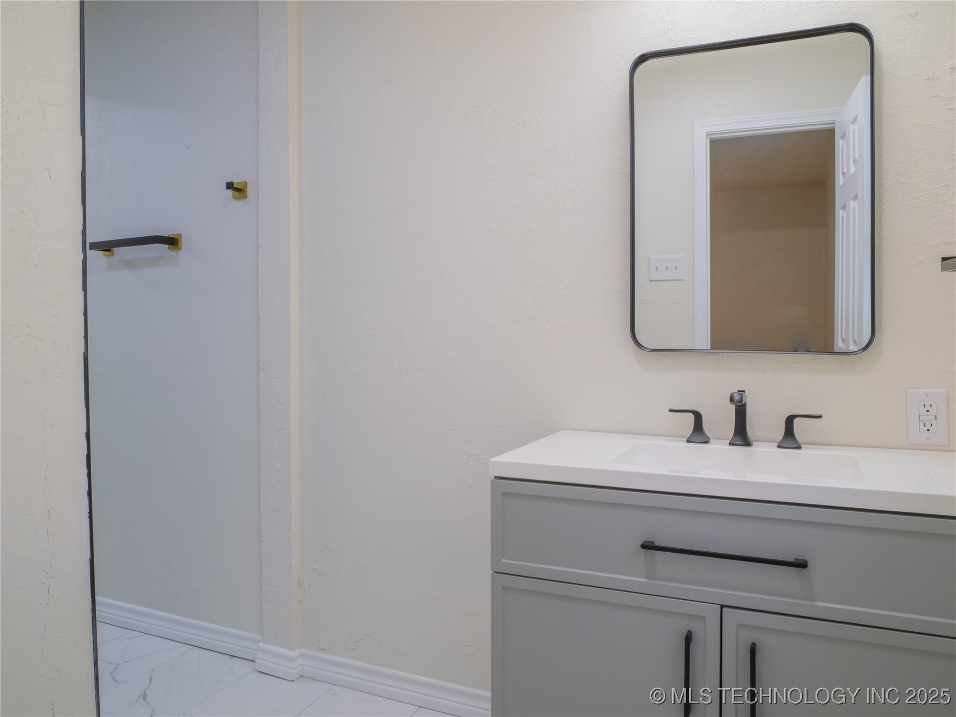 4008 Nw Meadowbrook Property Photo 26
