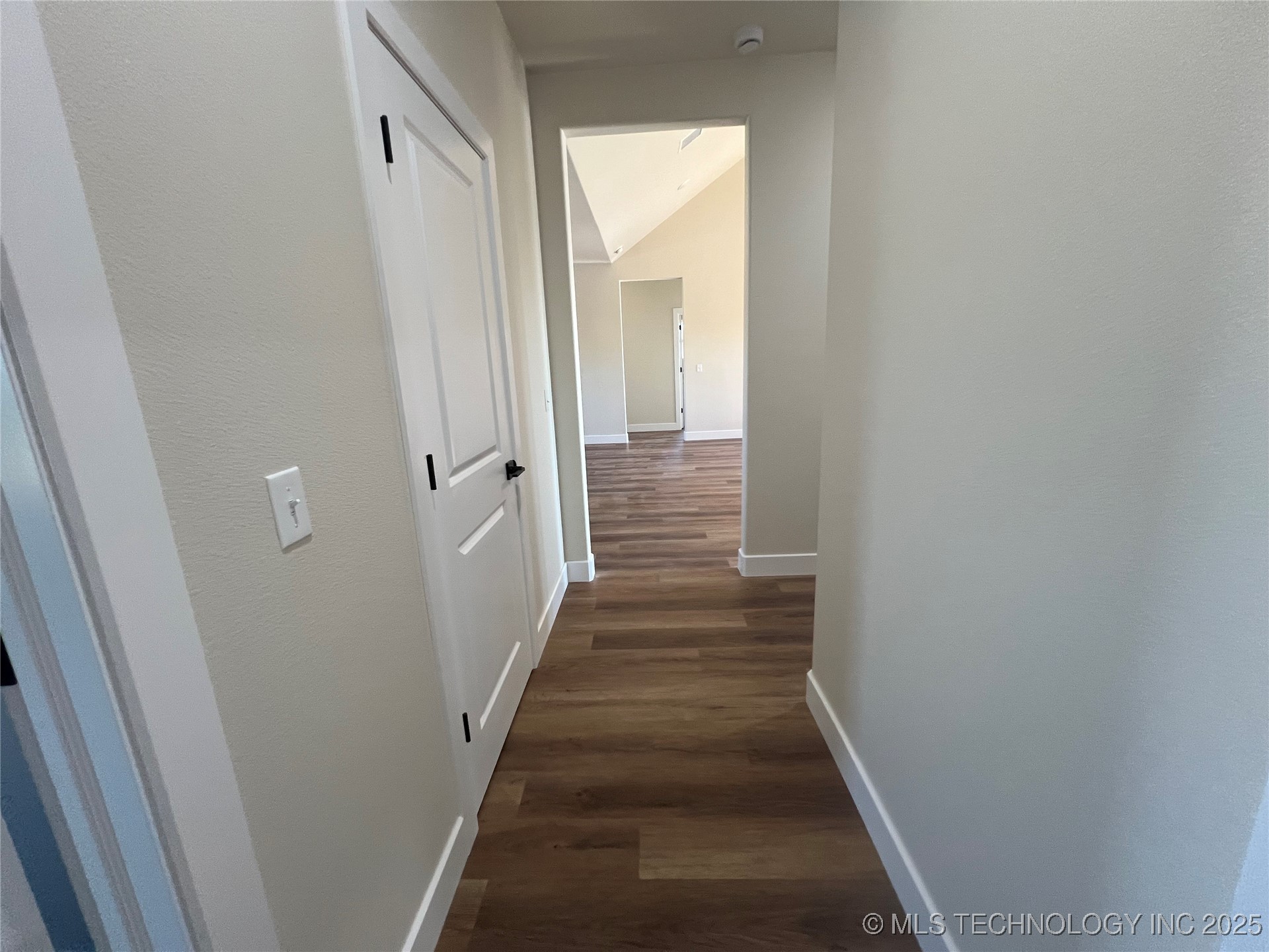 2051 Everly Drive Property Photo 8