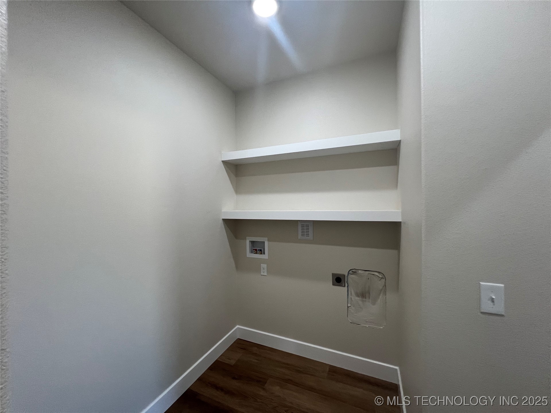 2051 Everly Drive Property Photo 9