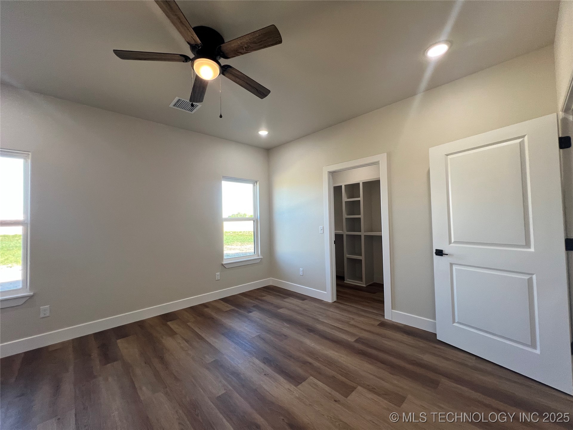 2051 Everly Drive Property Photo 11