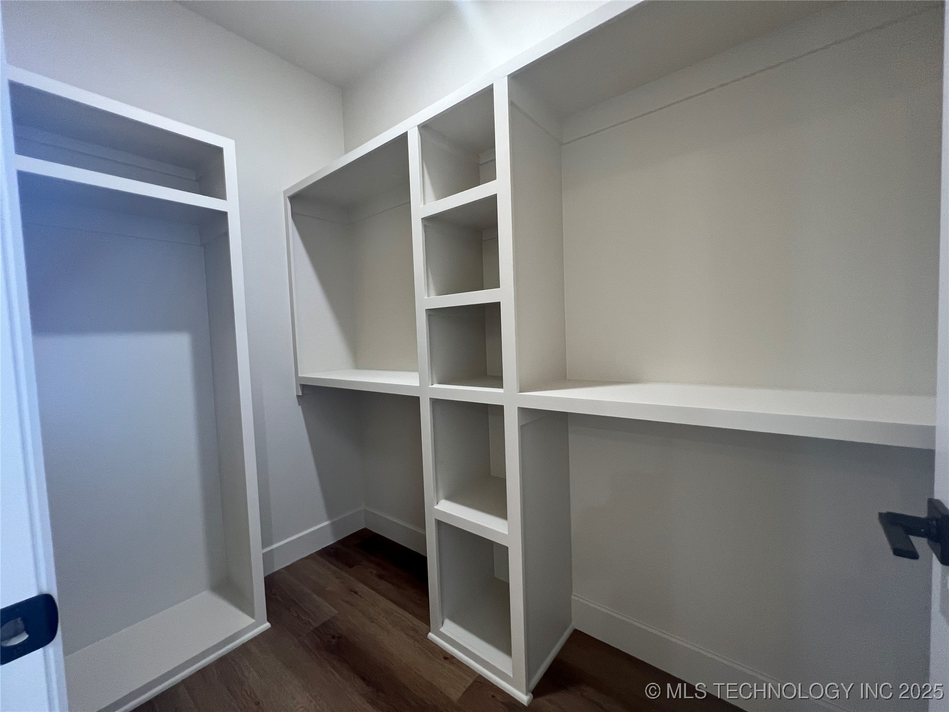 2051 Everly Drive Property Photo 14