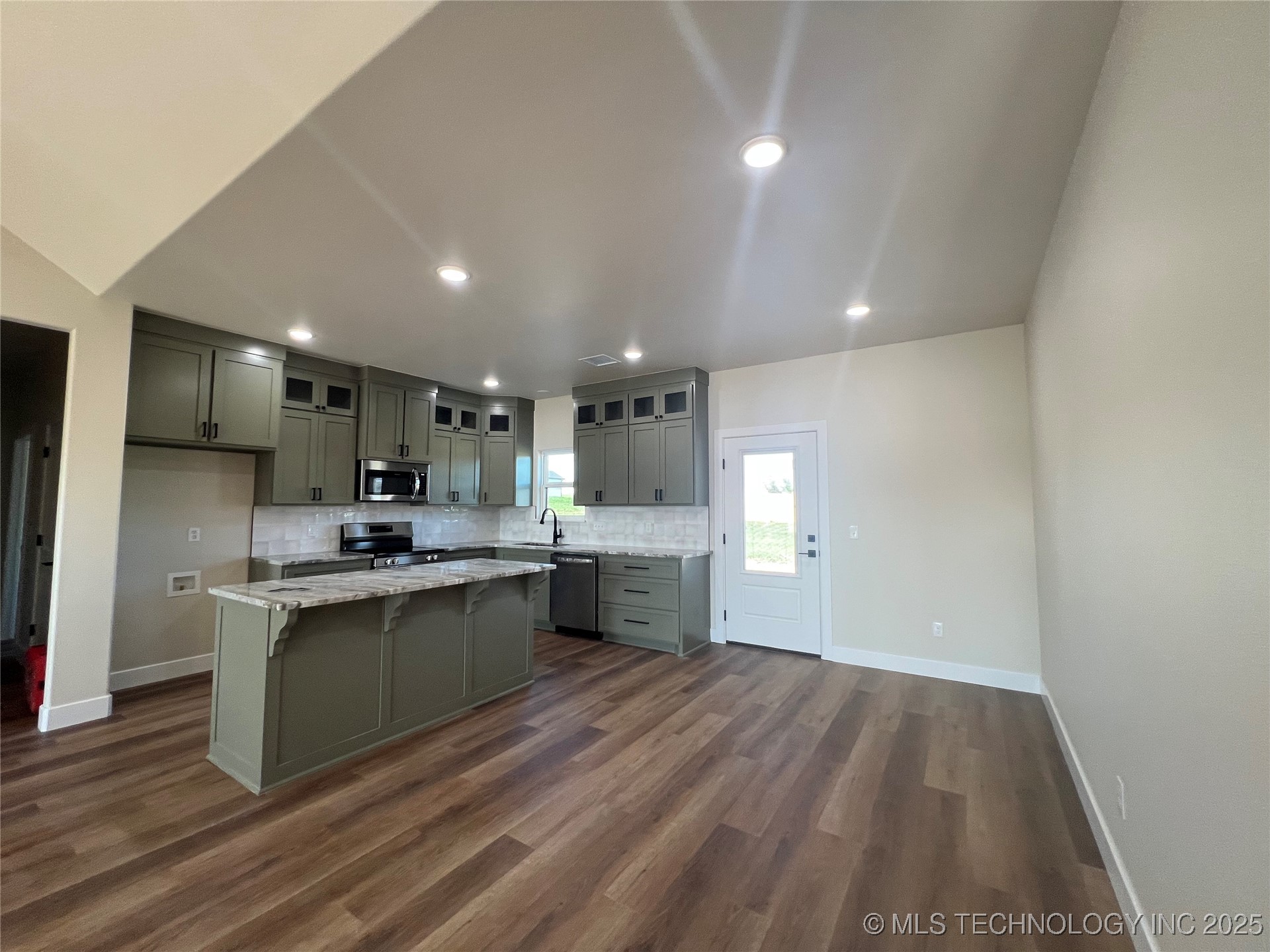 2051 Everly Drive Property Photo 20