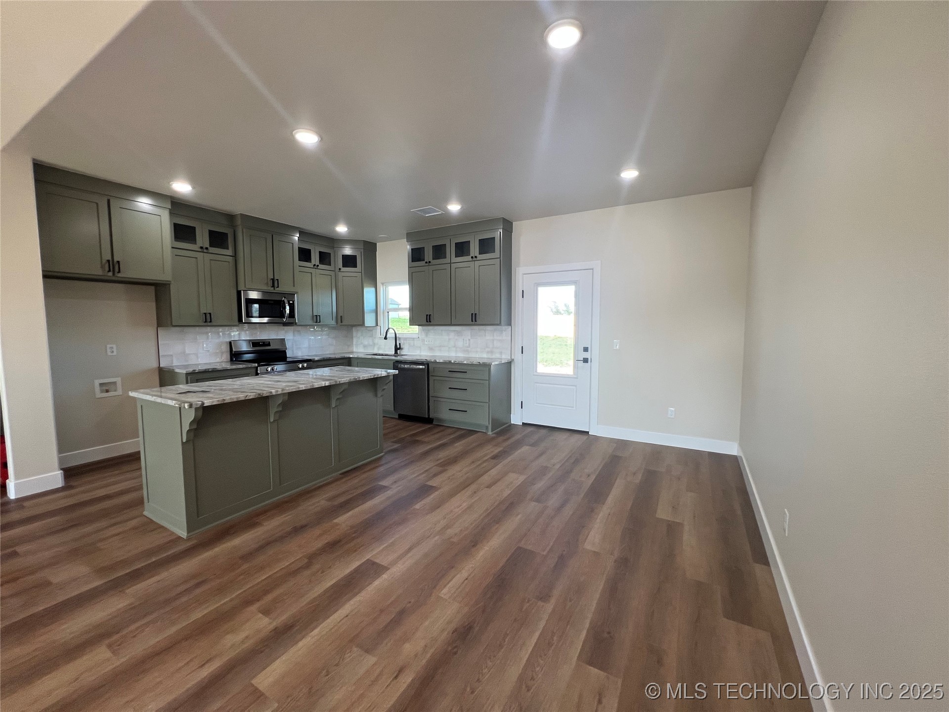 2051 Everly Drive Property Photo 21