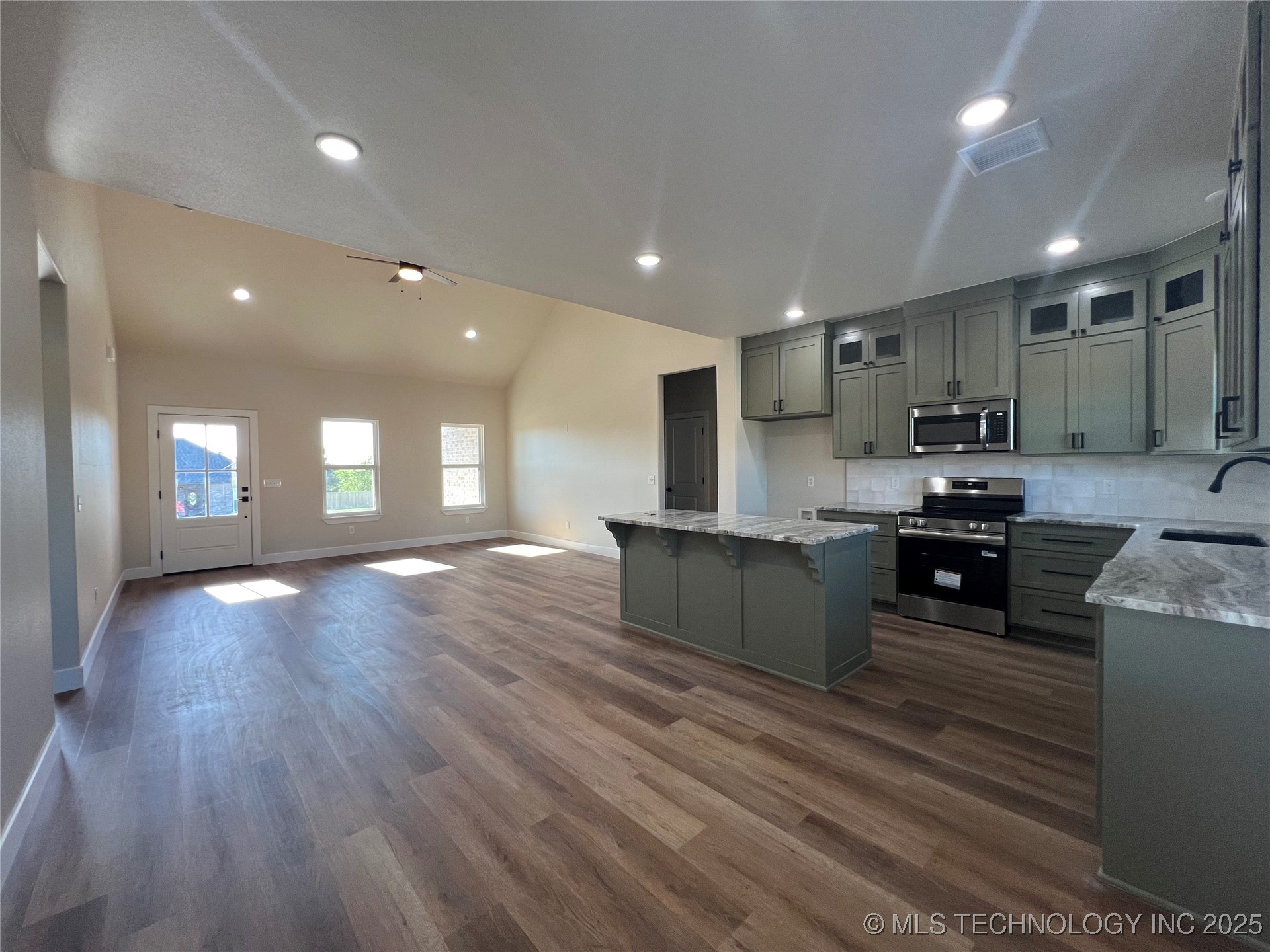 2051 Everly Drive Property Photo 23