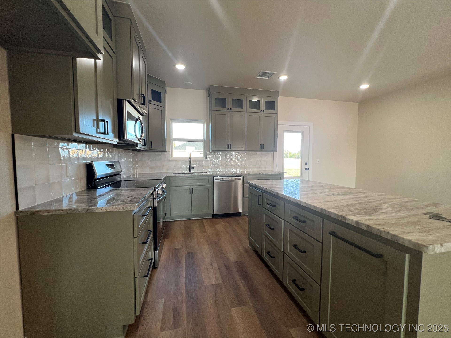 2051 Everly Drive Property Photo 25