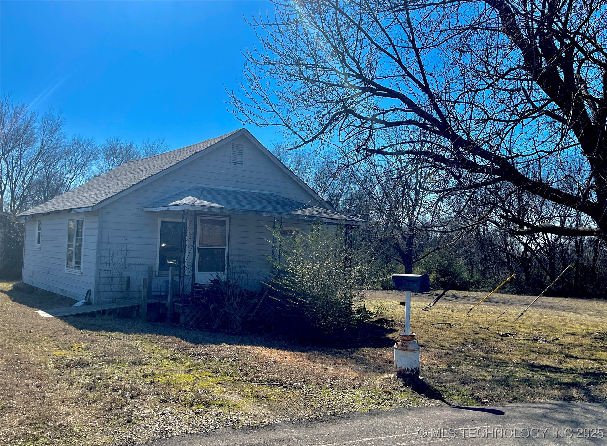 1020 W Creek Avenue Property Photo