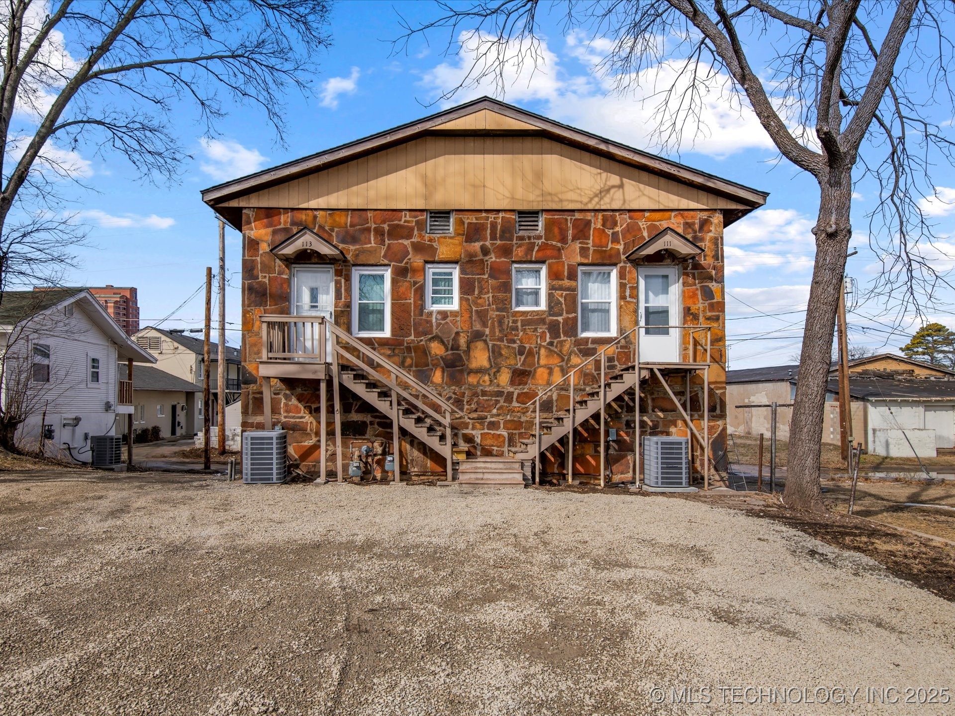 113 Se Delaware Avenue Property Photo
