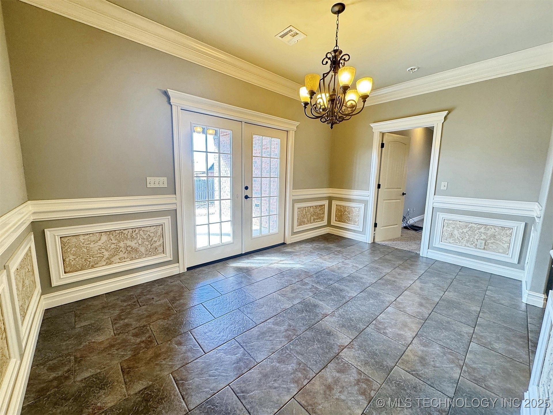 645 Kingston Place Property Photo 16