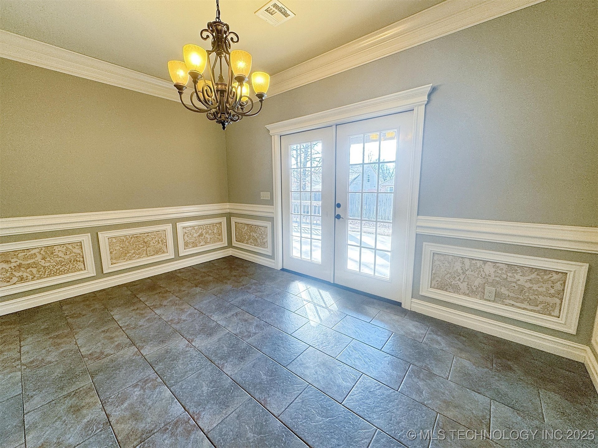 645 Kingston Place Property Photo 20