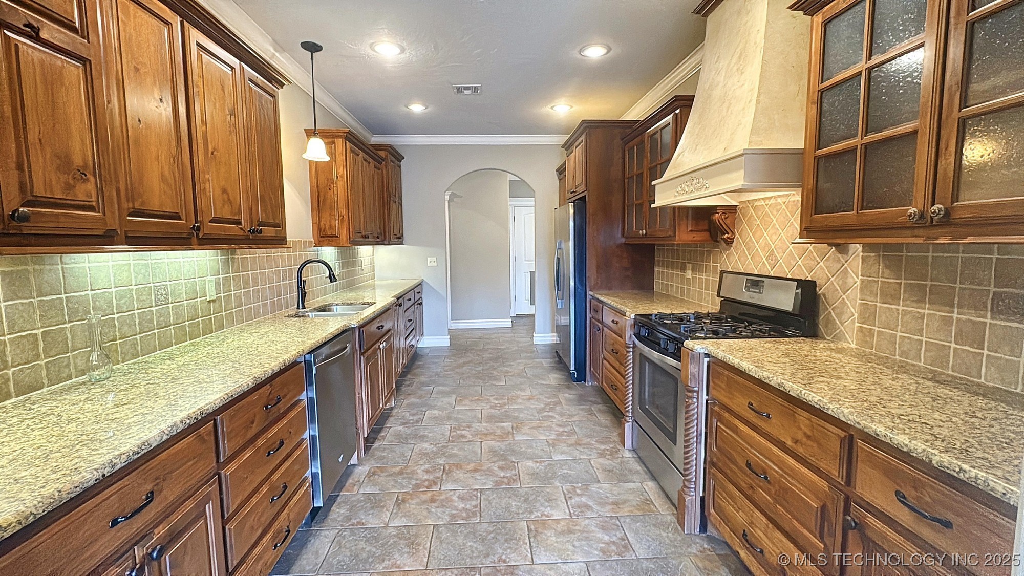645 Kingston Place Property Photo 22