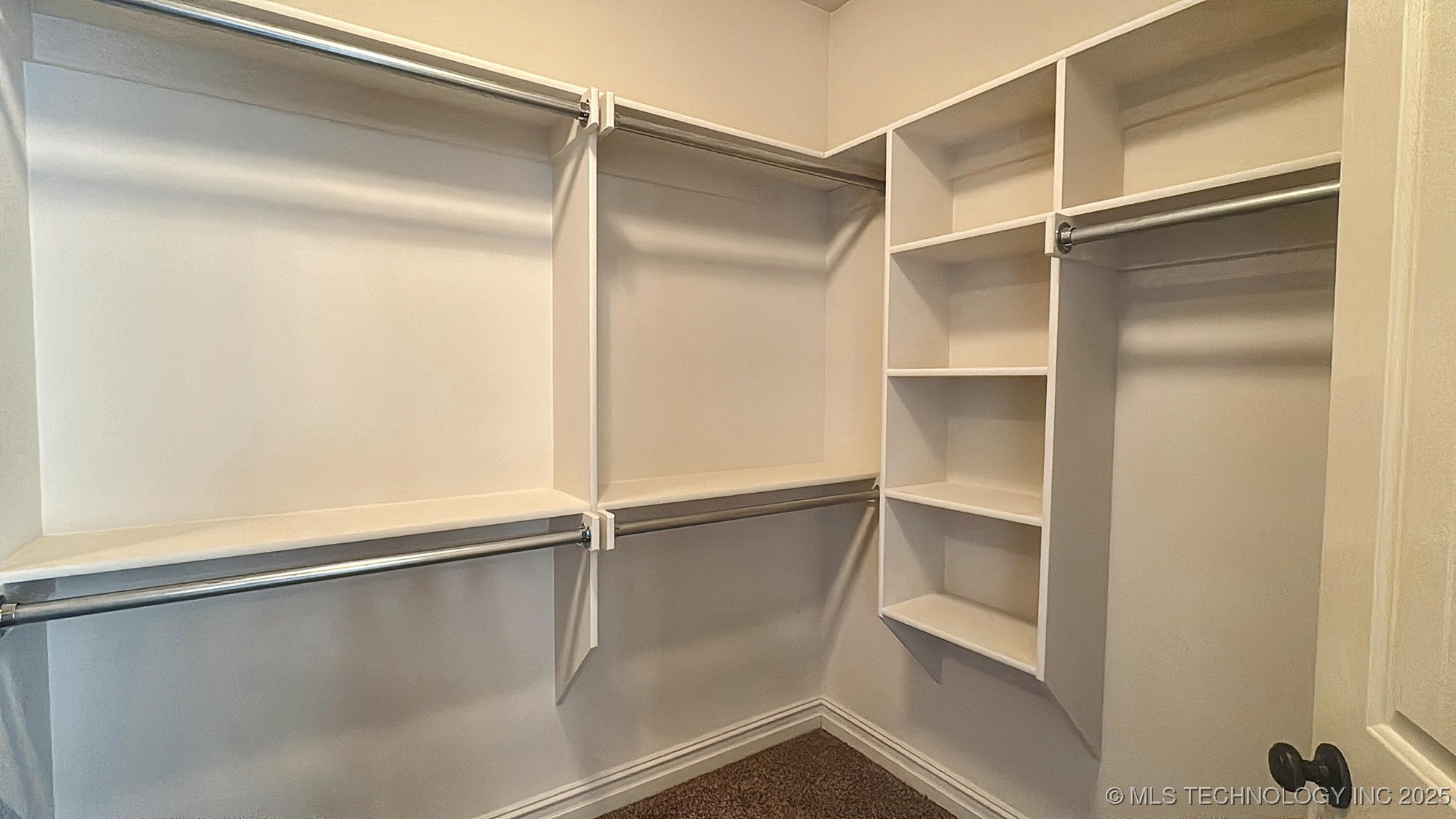 645 Kingston Place Property Photo 39