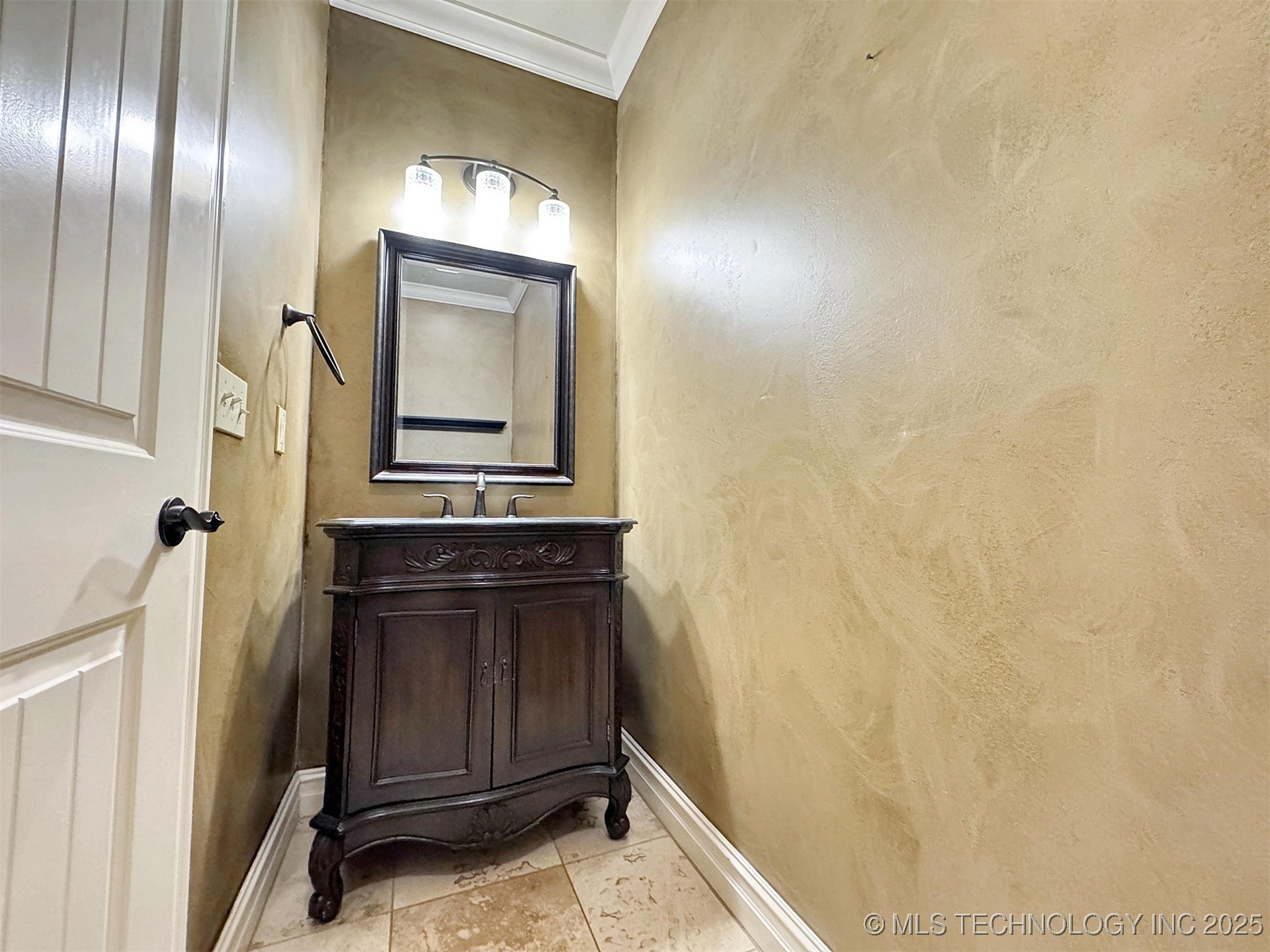 645 Kingston Place Property Photo 42