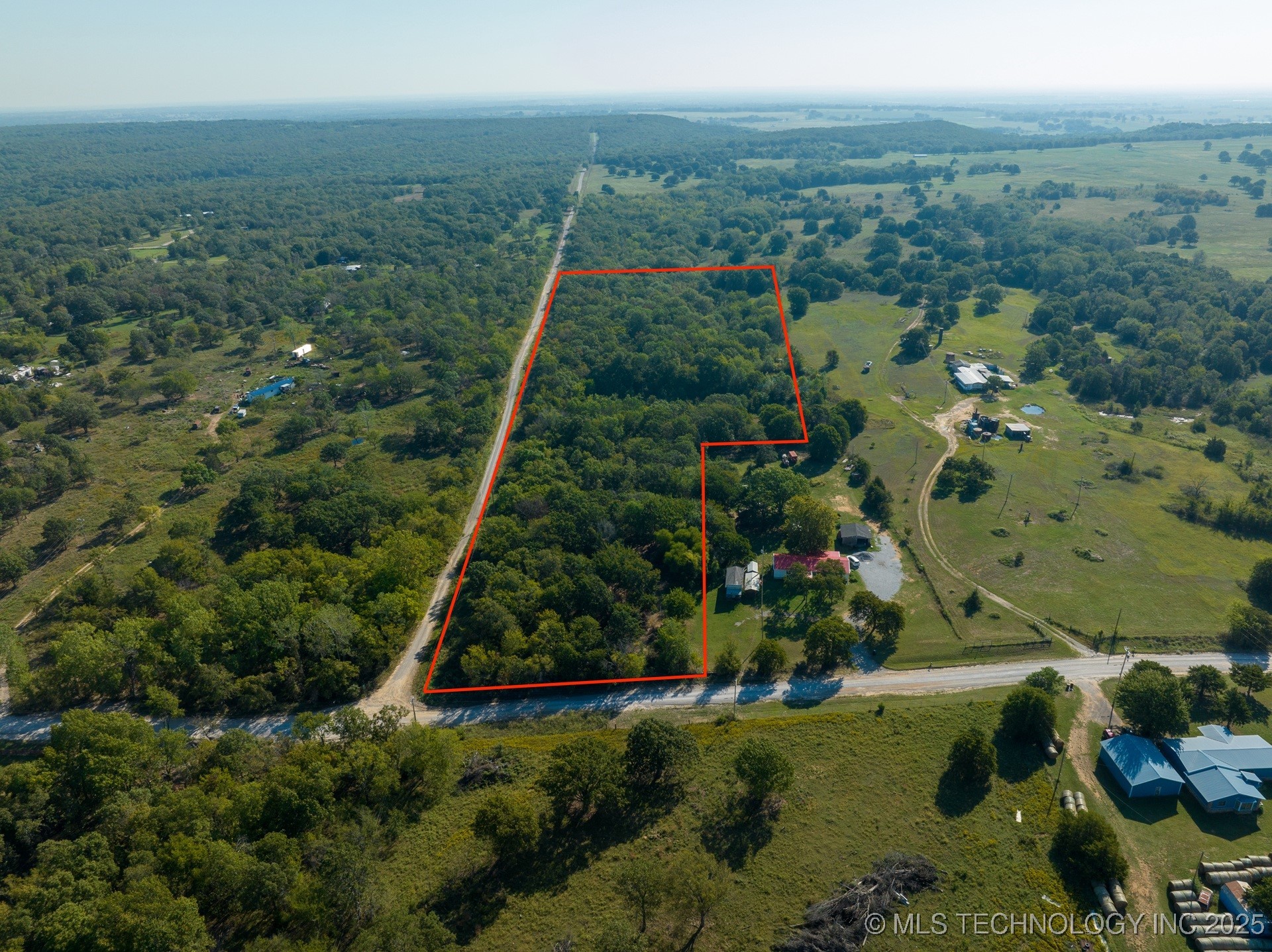 Twin Hills Road Property Photo 1