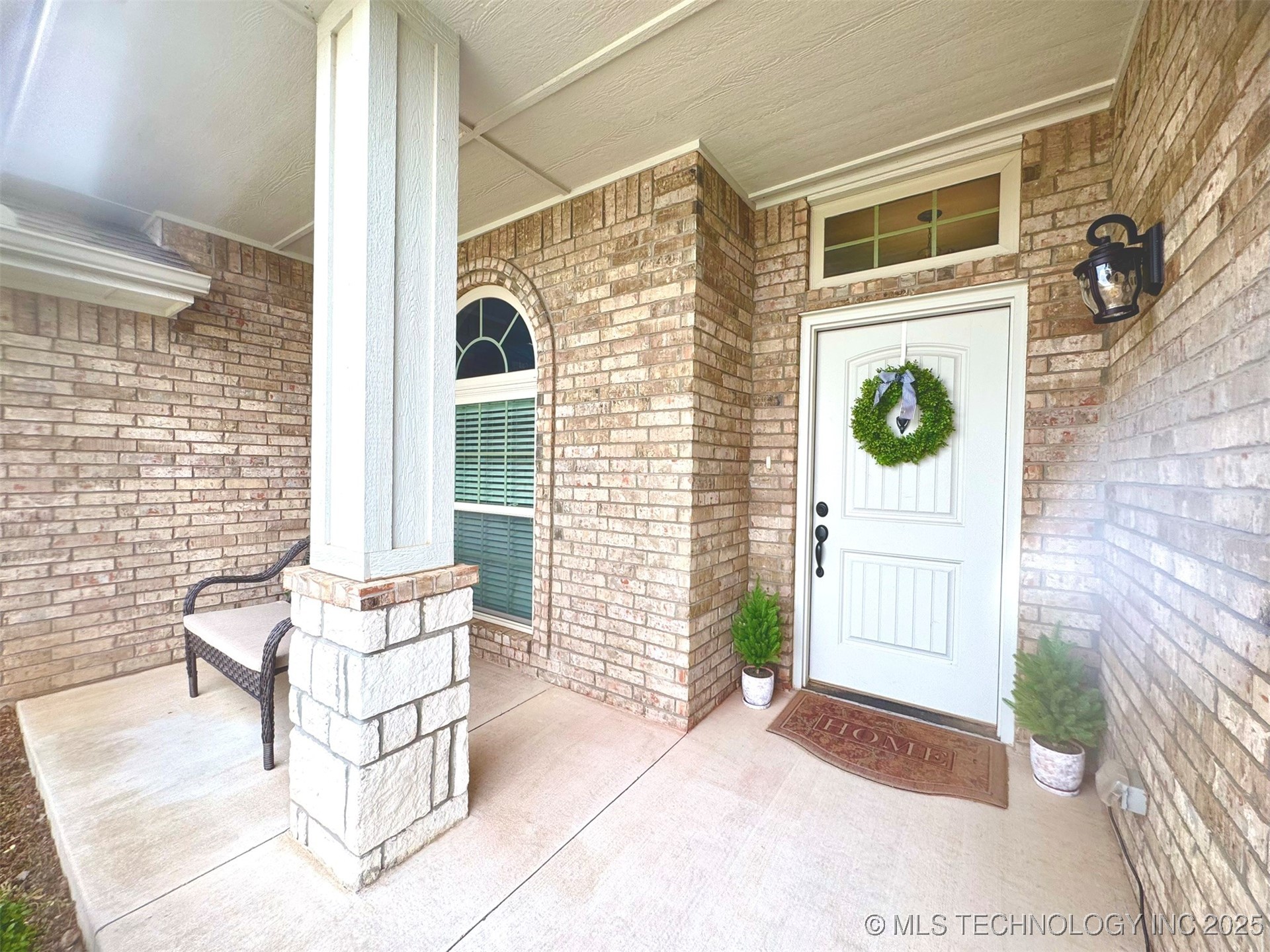 504 Laleh Court Property Photo 3