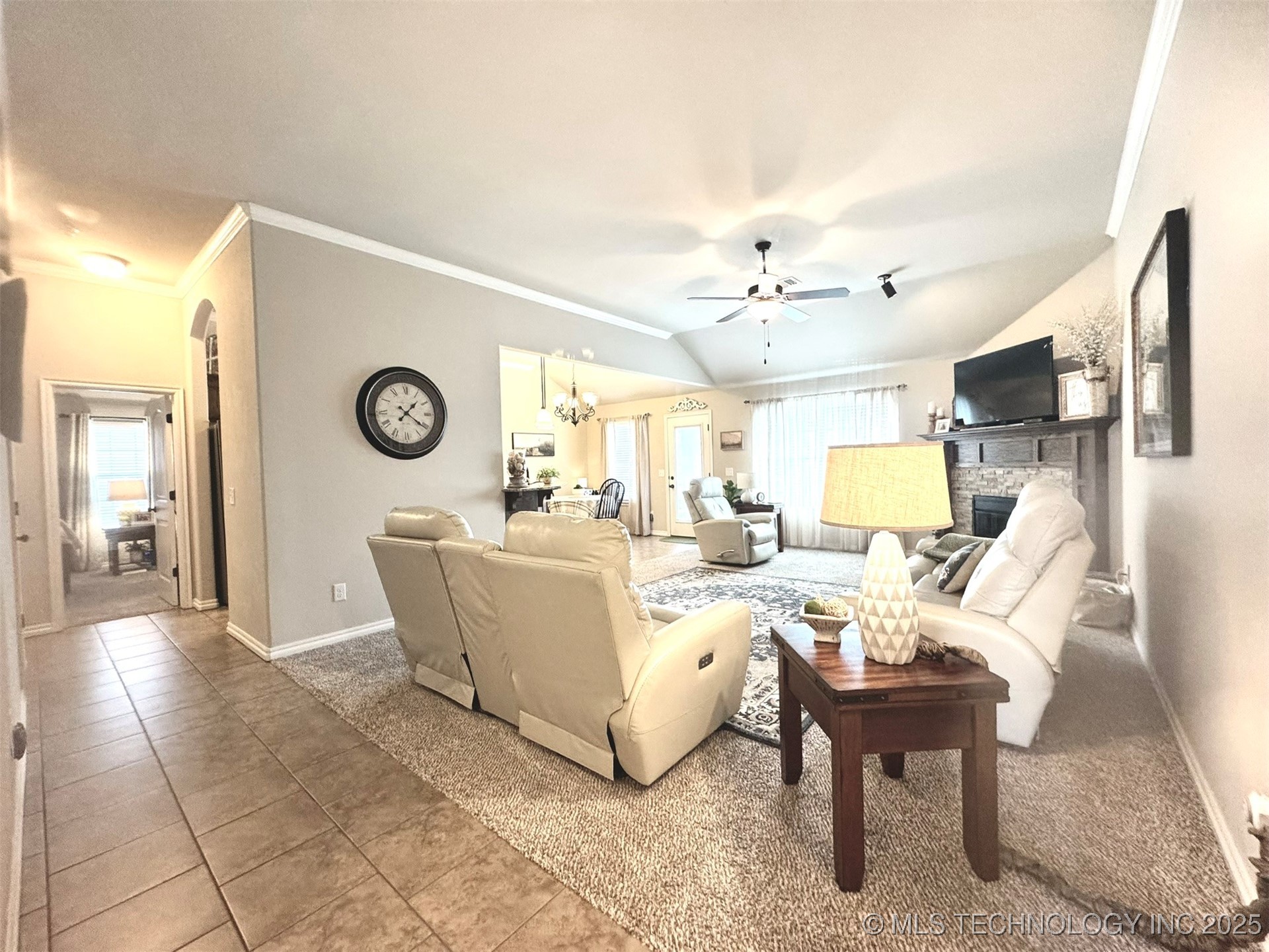 504 Laleh Court Property Photo 4