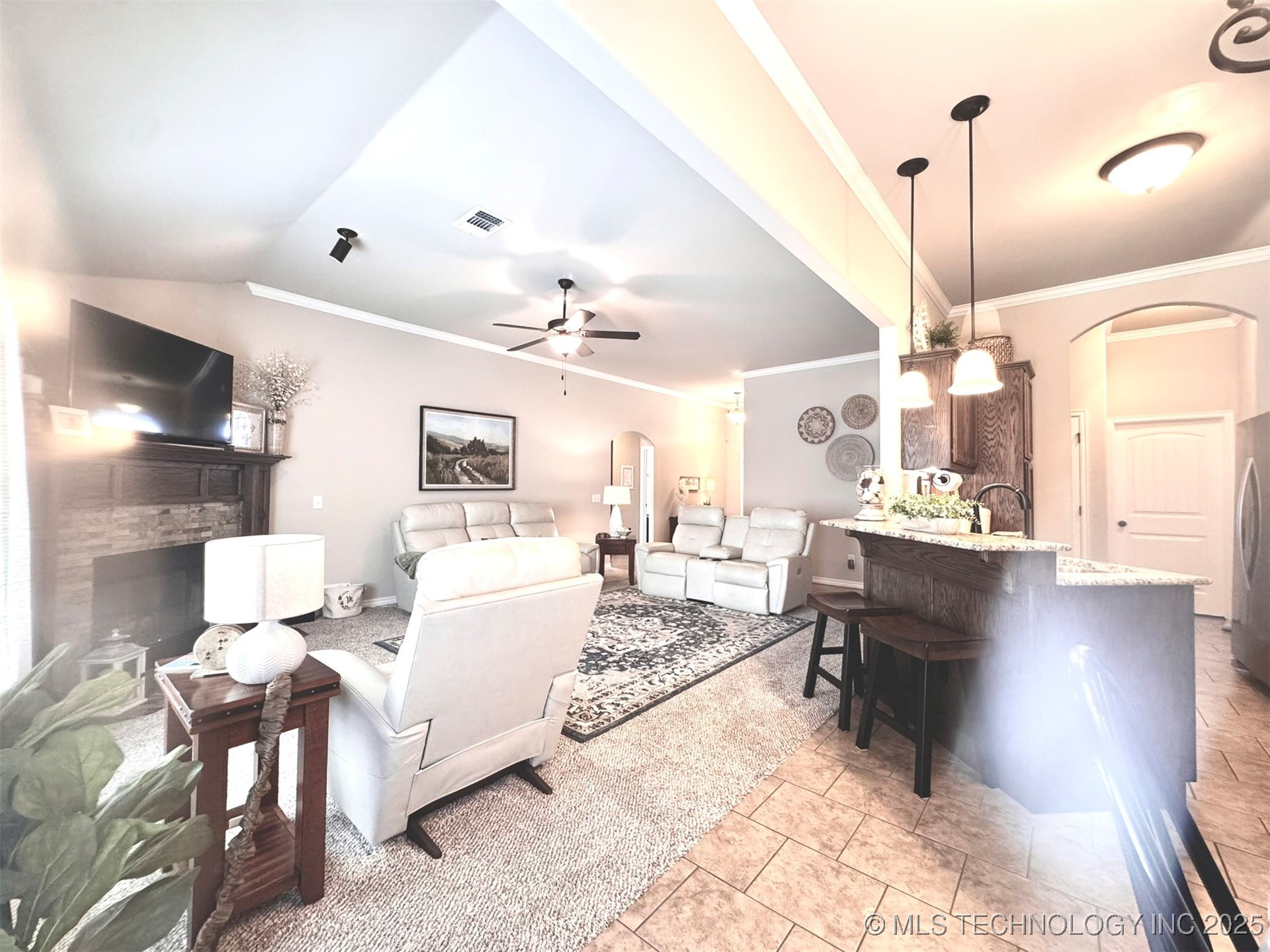 504 Laleh Court Property Photo 5