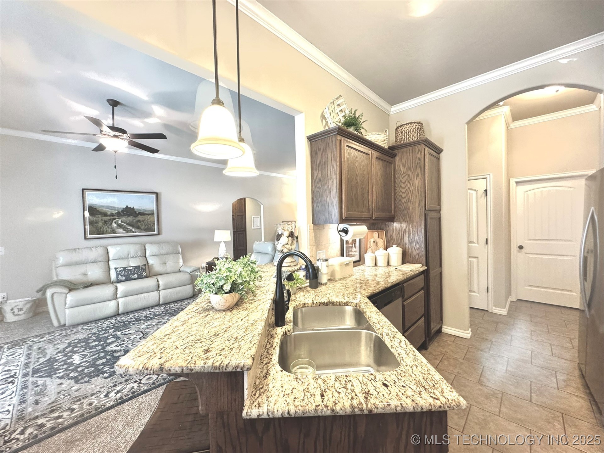 504 Laleh Court Property Photo 7